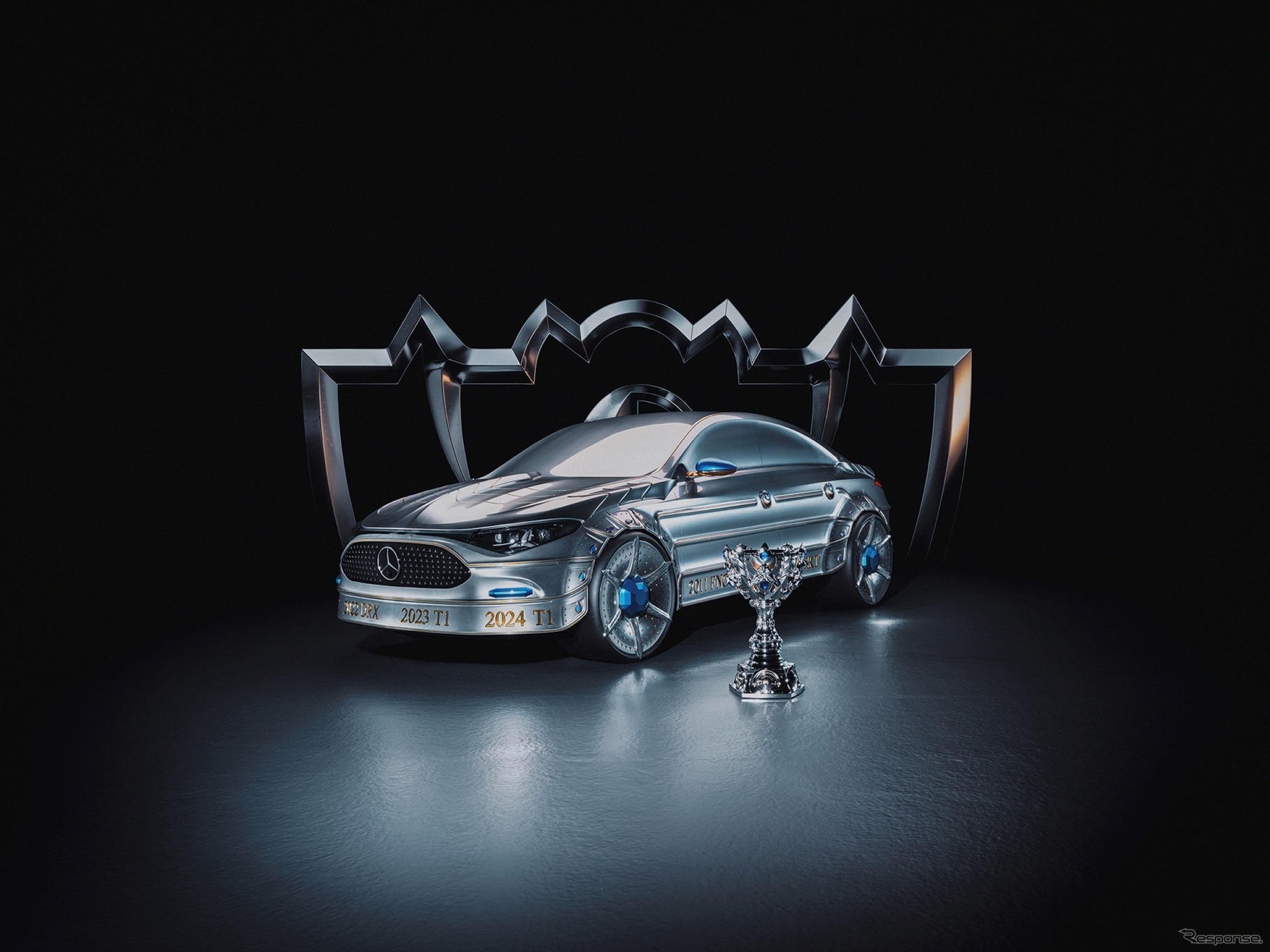 メルセデスベンツ『CLA』新型のアート作品。「リーグ・オブ・レジェンド」世界大会のトロフィーに着想