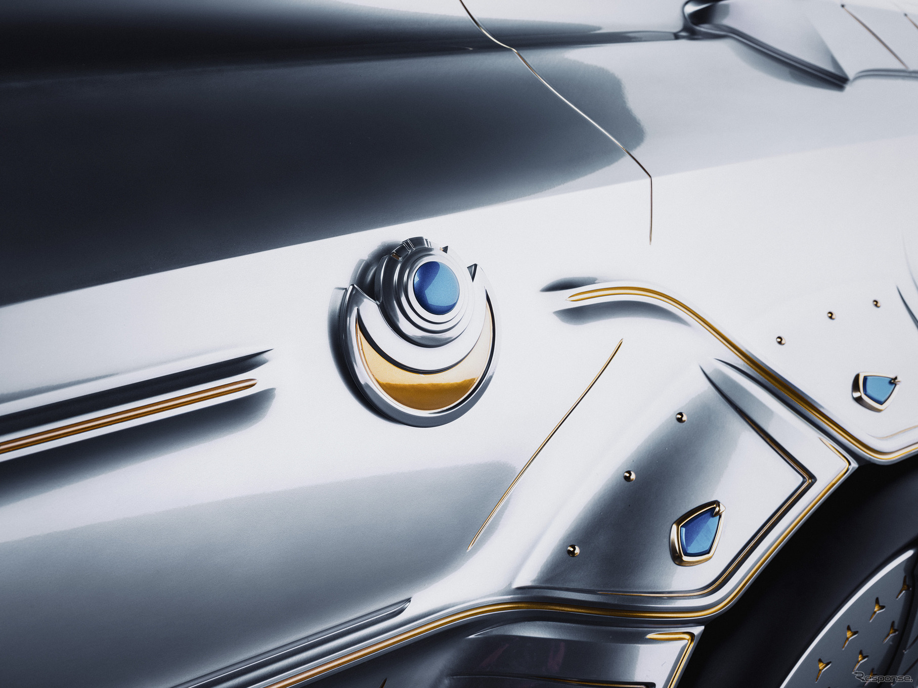 メルセデスベンツ『CLA』新型のアート作品。「リーグ・オブ・レジェンド」世界大会のトロフィーに着想