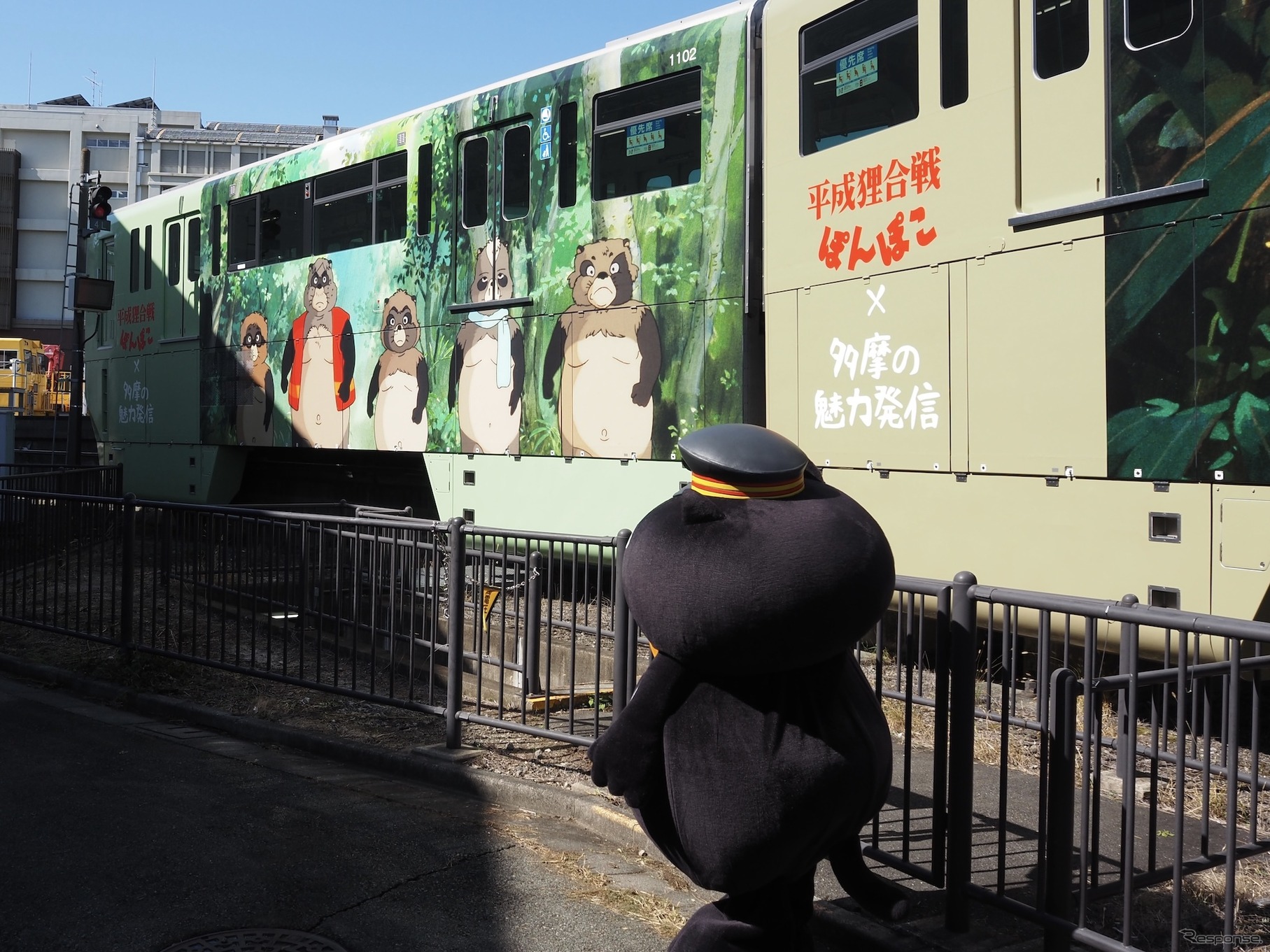 ラッピングモノレール「平成狸合戦ぽんぽこ×多摩の魅力発信」（多摩都市モノレール）