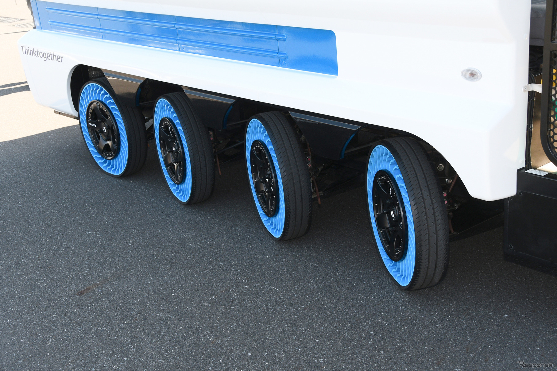 eCOM-8は8輪車であることが特徴で、それだけでかなり目立つ