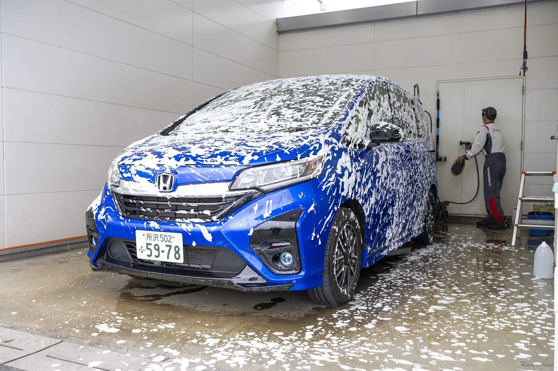 たっぷりな泡でボディー全体を包み込む