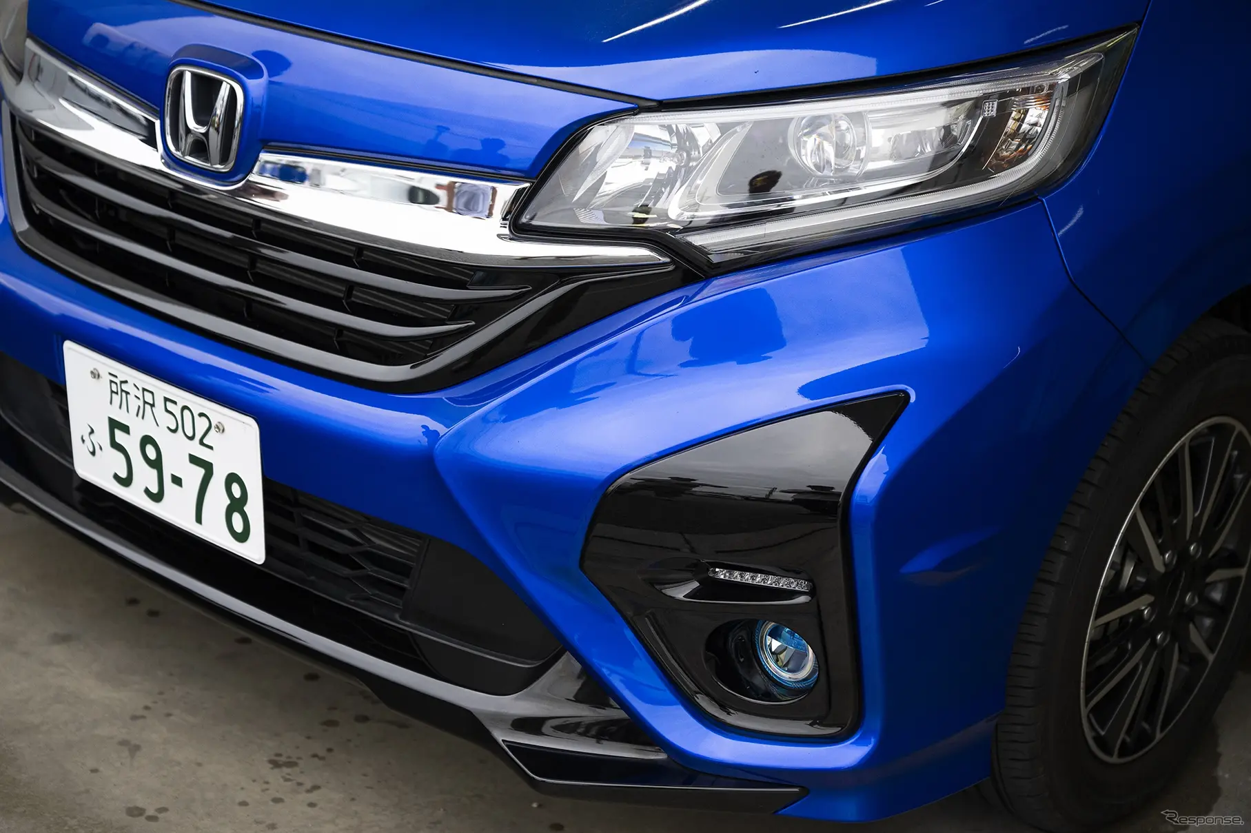 施工後はクリアが1層増えたような艶やかなボディーとなる