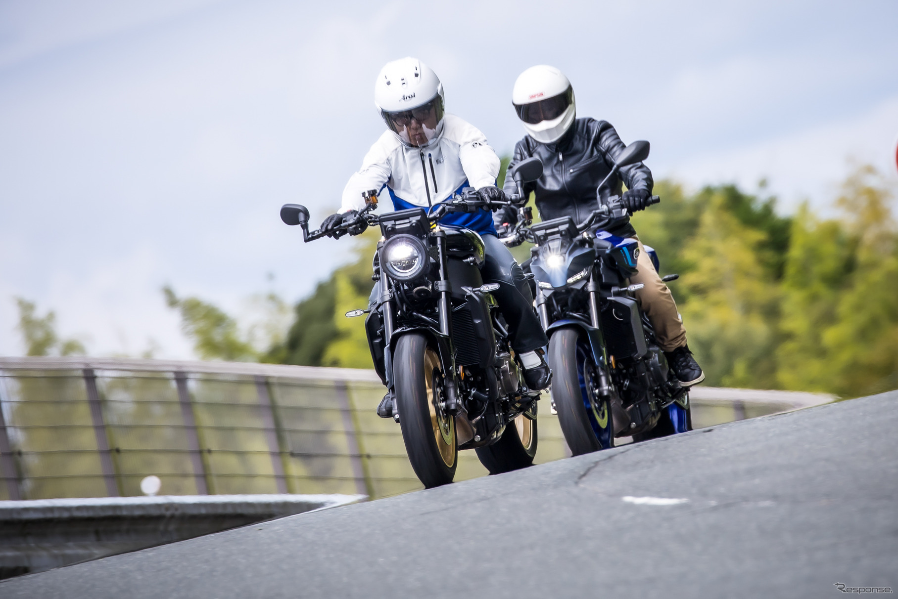 XSR900の設楽社長と、MT-09 Y-AMTの宮崎副編集長