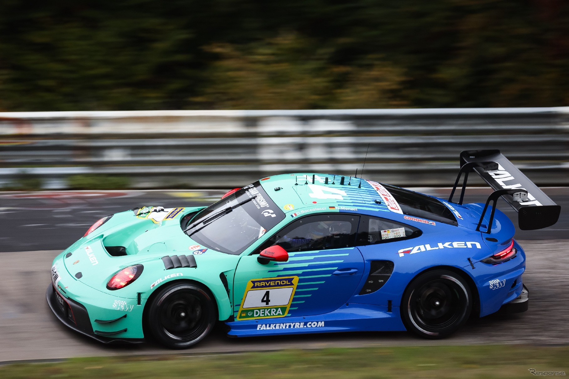 ポルシェ911 GT3Rの4号車のレースの様子