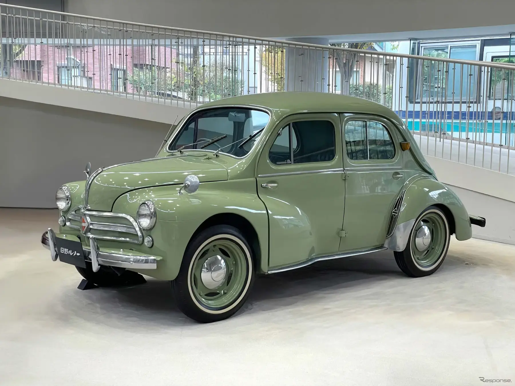 日野ルノー4CV