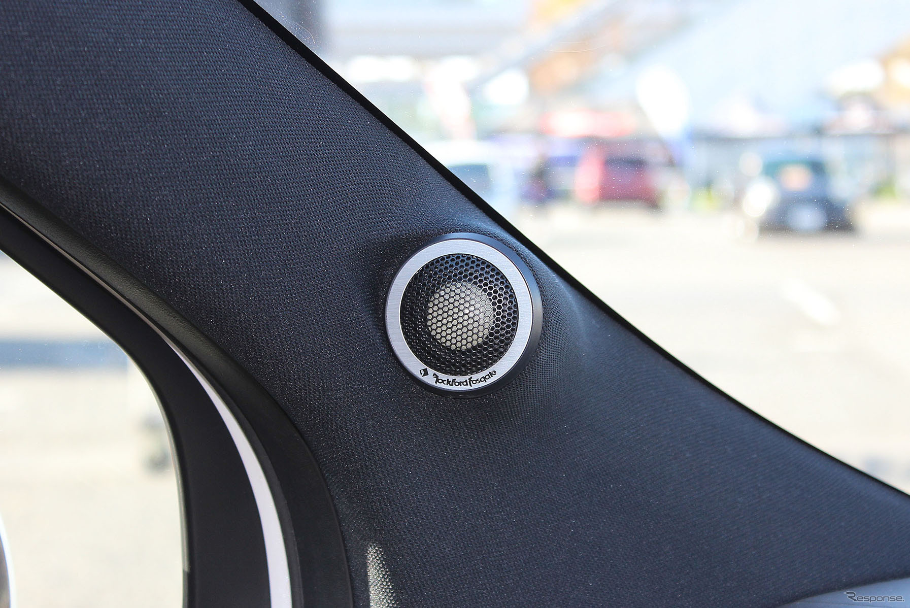 「サブウーファー」が搭載されたオーディオカーの一例（製作ショップ：カーファイ＜神奈川県＞）。