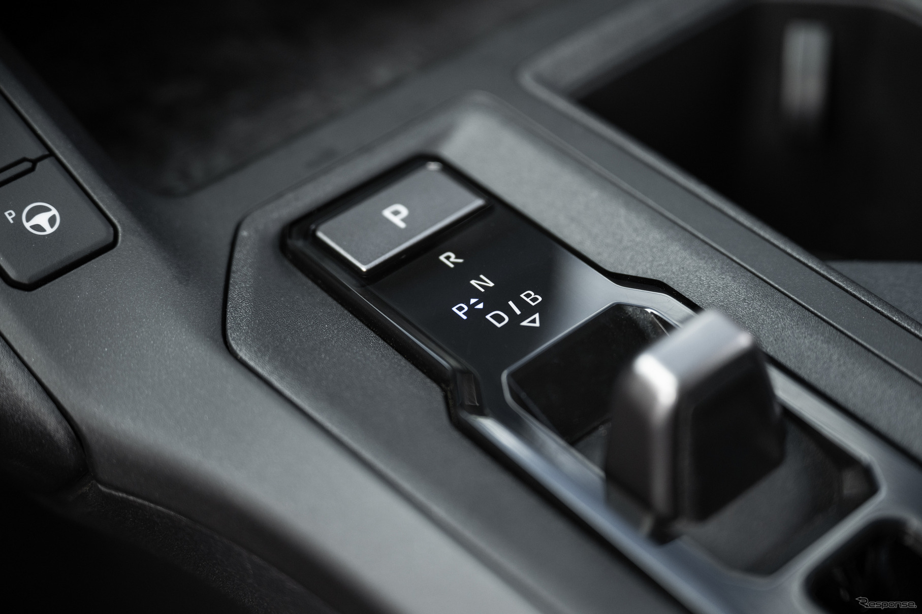 トヨタ RAV4 ハイブリッド 新型（米国仕様）