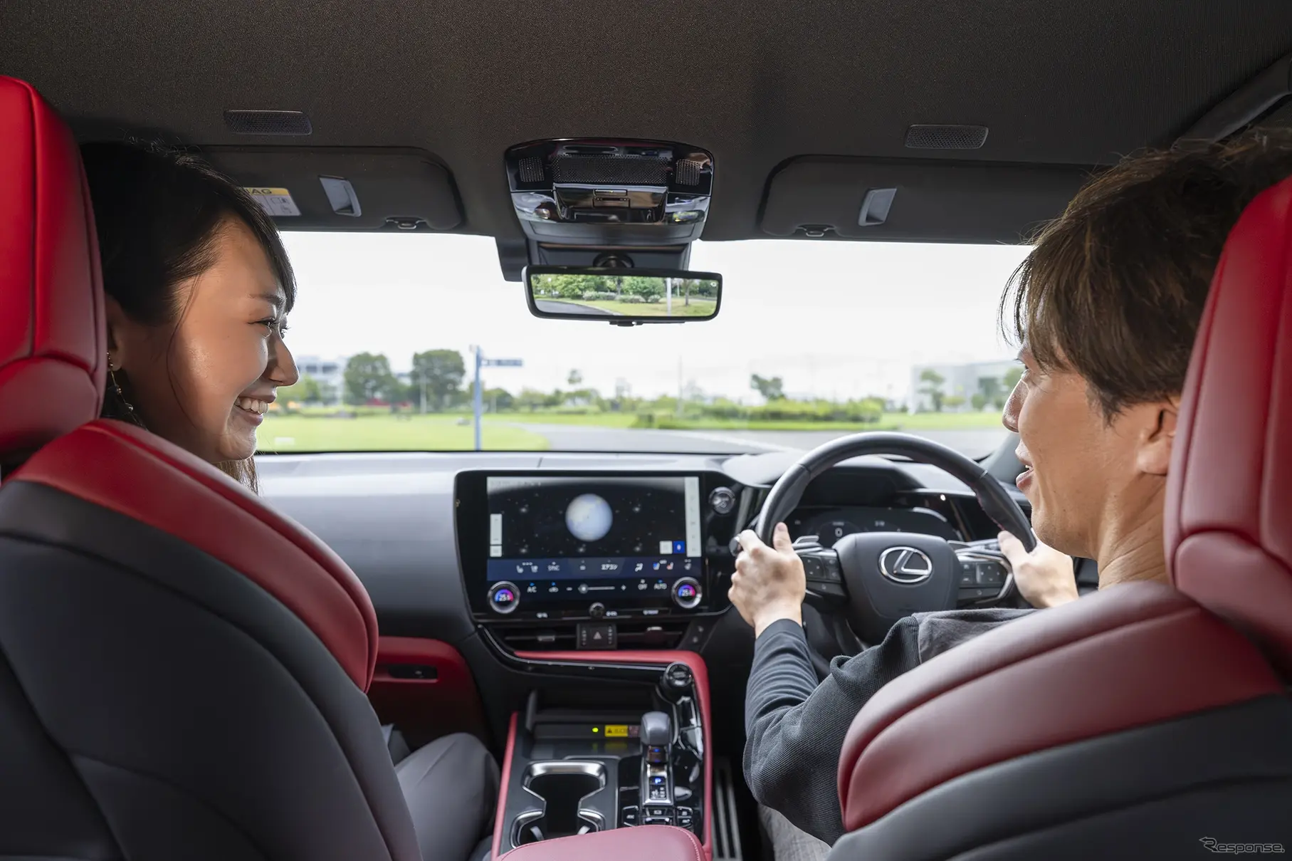 静粛性も高いので車内の会話も弾む