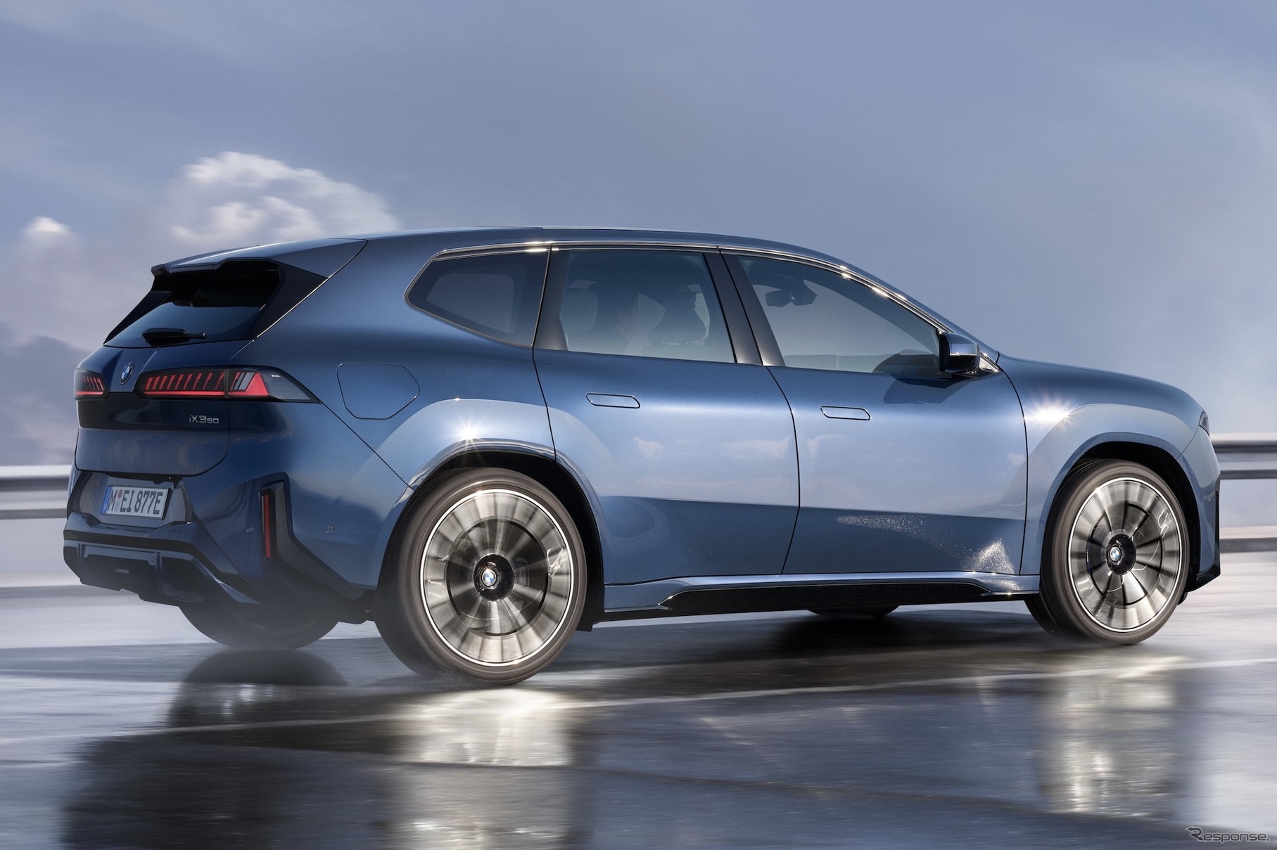 BMW iX3 標準タイプ