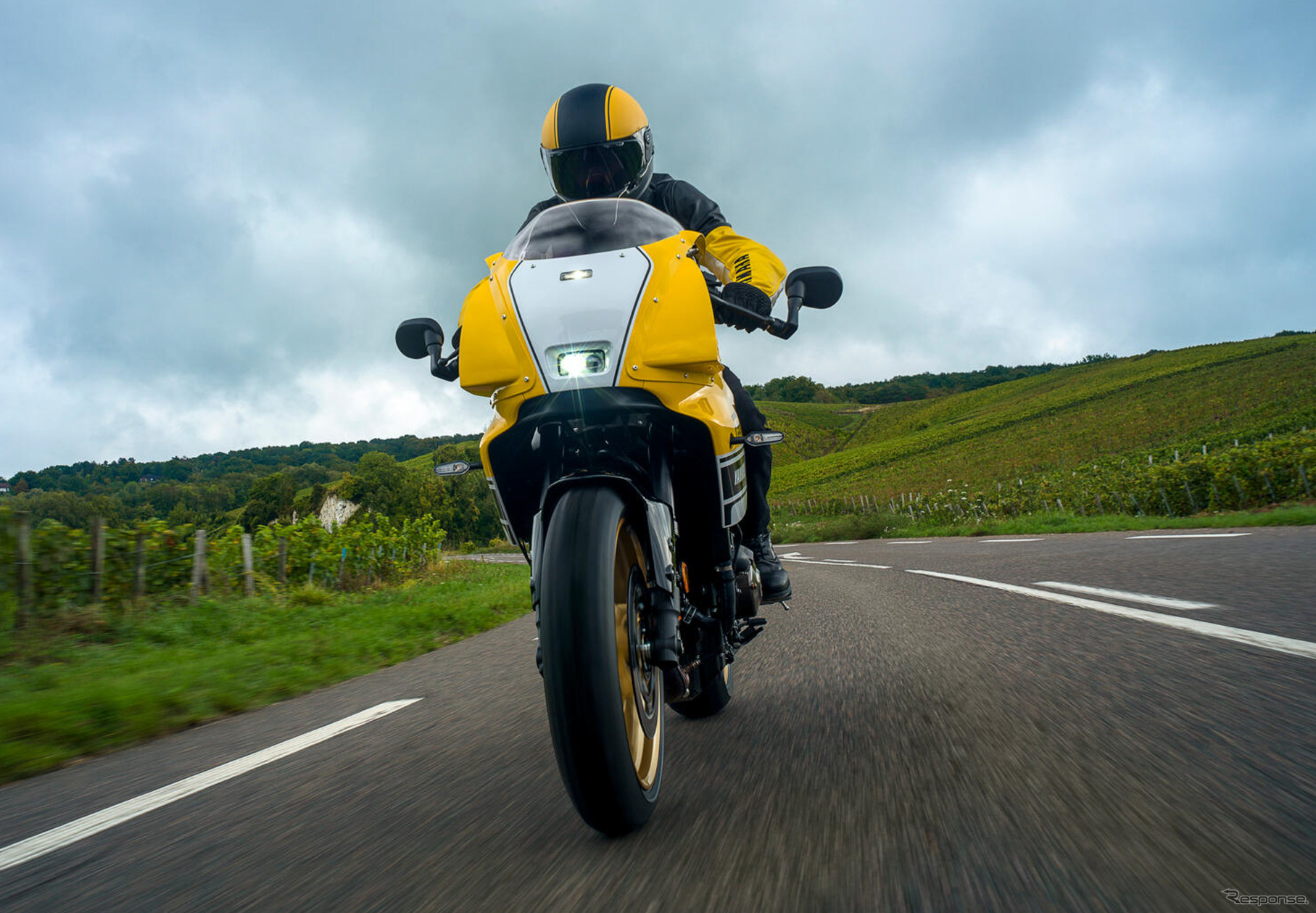 ヤマハ XSR900GP 2026年モデル（レジェンドイエロー）