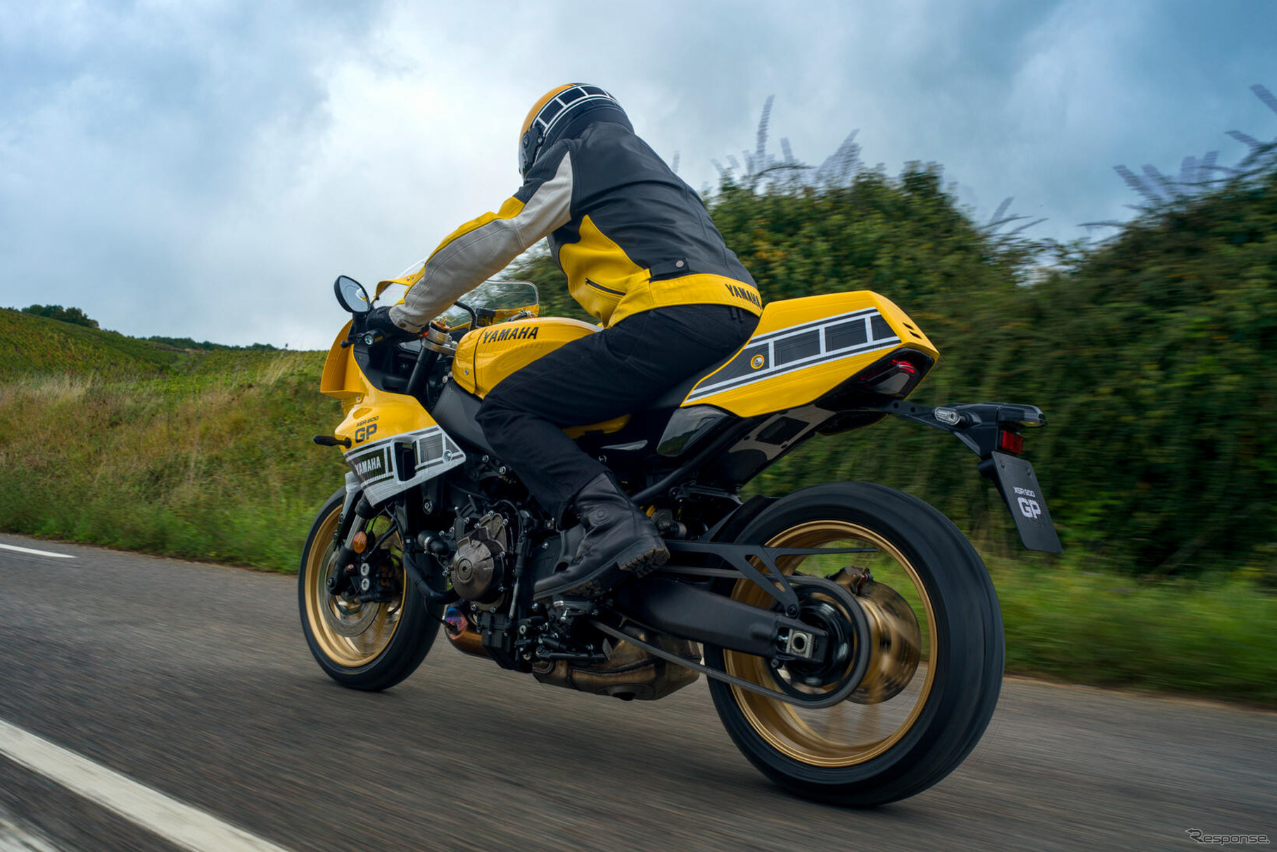 ヤマハ XSR900GP 2026年モデル（レジェンドイエロー）
