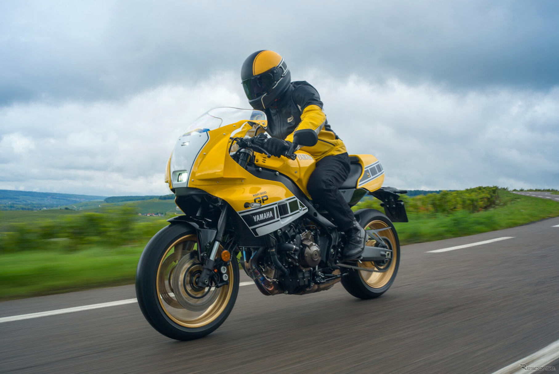 ヤマハ XSR900GP 2026年モデル（レジェンドイエロー）