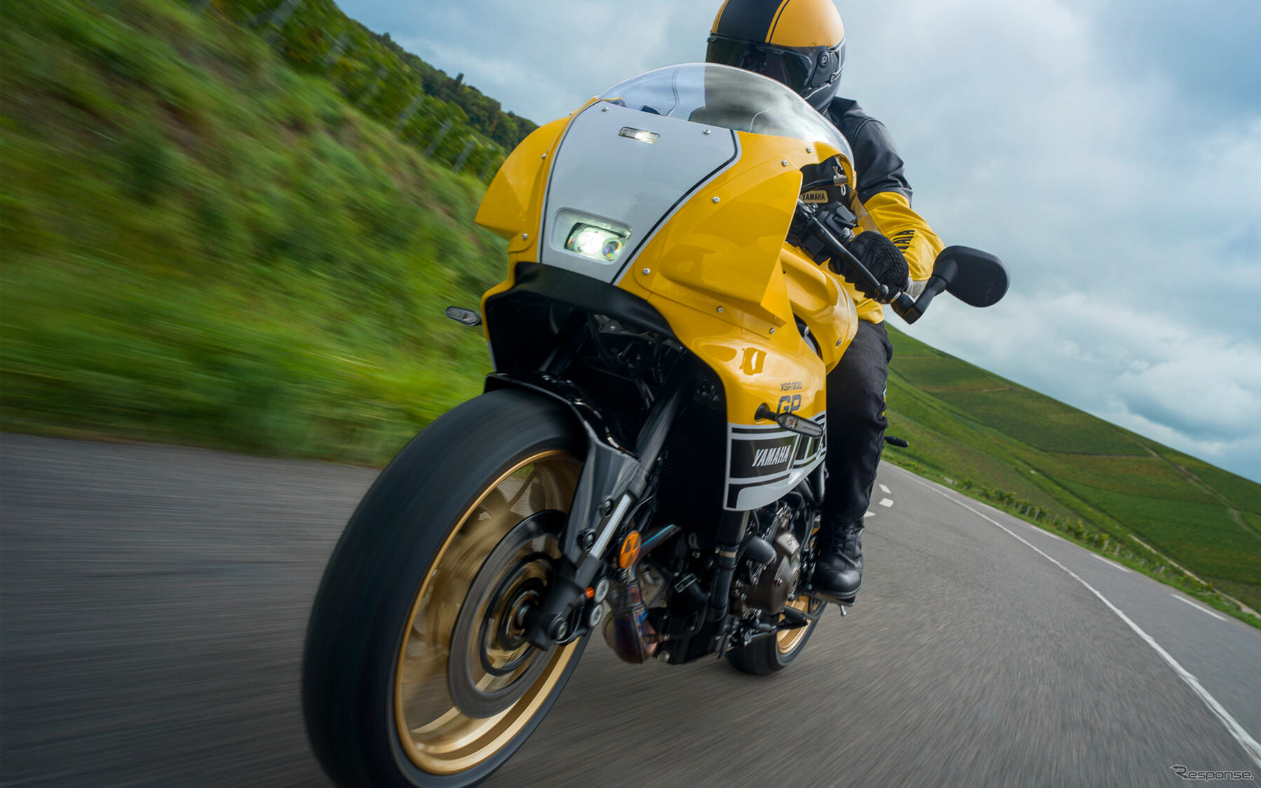 ヤマハ XSR900GP 2026年モデル（レジェンドイエロー）
