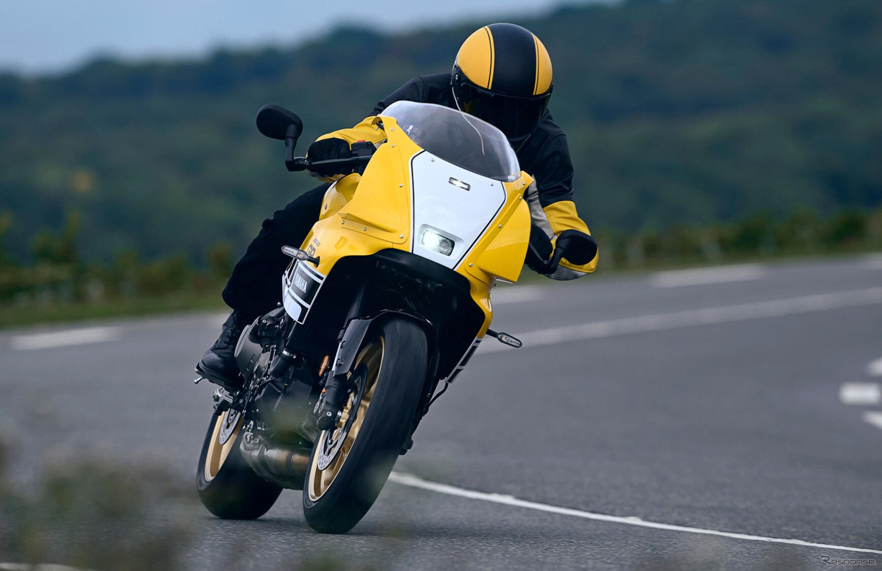 ヤマハ XSR900GP 2026年モデル（レジェンドイエロー）