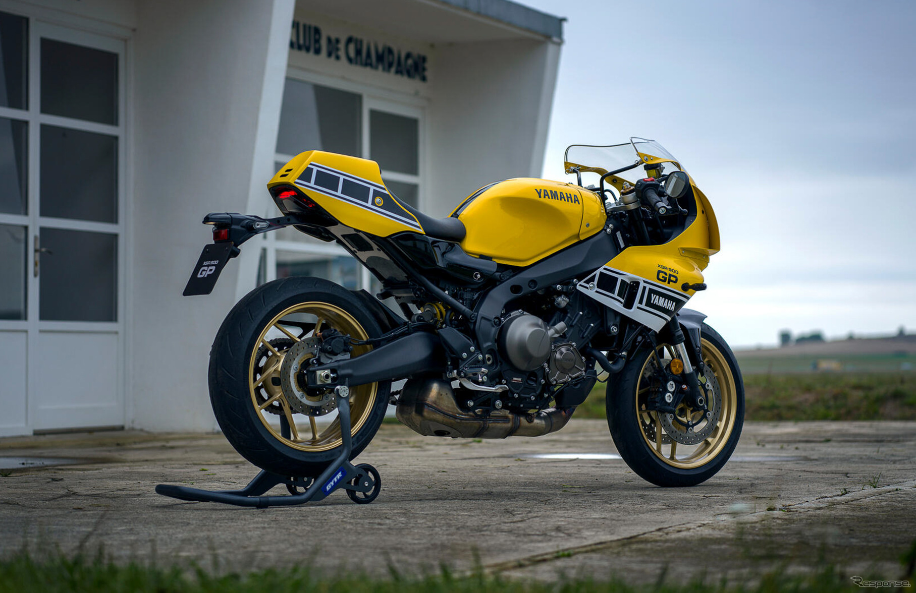 ヤマハ XSR900GP 2026年モデル（レジェンドイエロー）