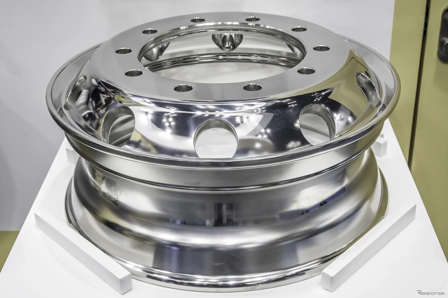 商用車用鍛造アルミホイール