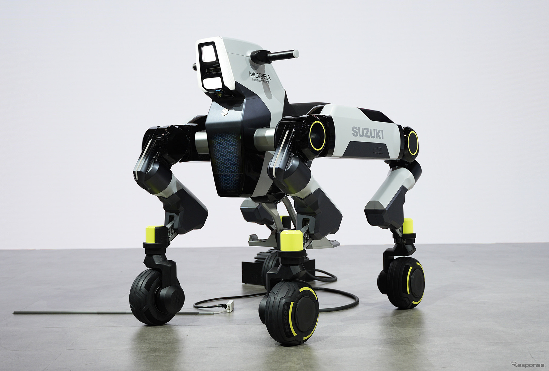 スズキの次世代四脚モビリティ「MOQBA（モクバ）2」（ジャパンモビリティショー2025）