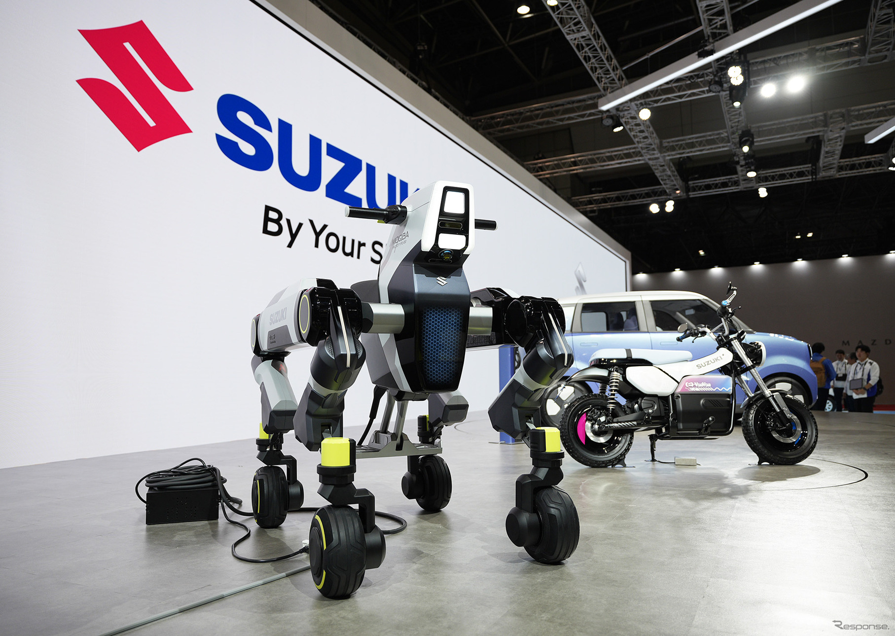 スズキの次世代四脚モビリティ「MOQBA（モクバ）2」（ジャパンモビリティショー2025）