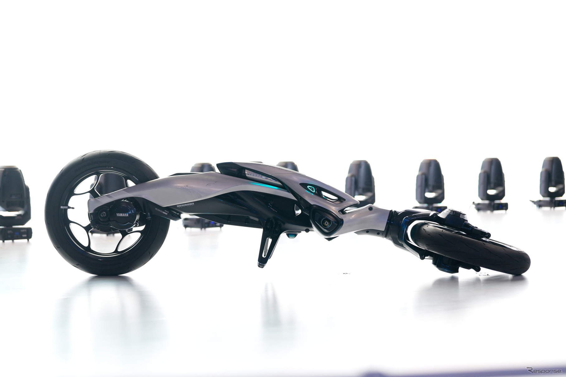 ヤマハ MOTOROiD：Λ（ジャパンモビリティショー2025）