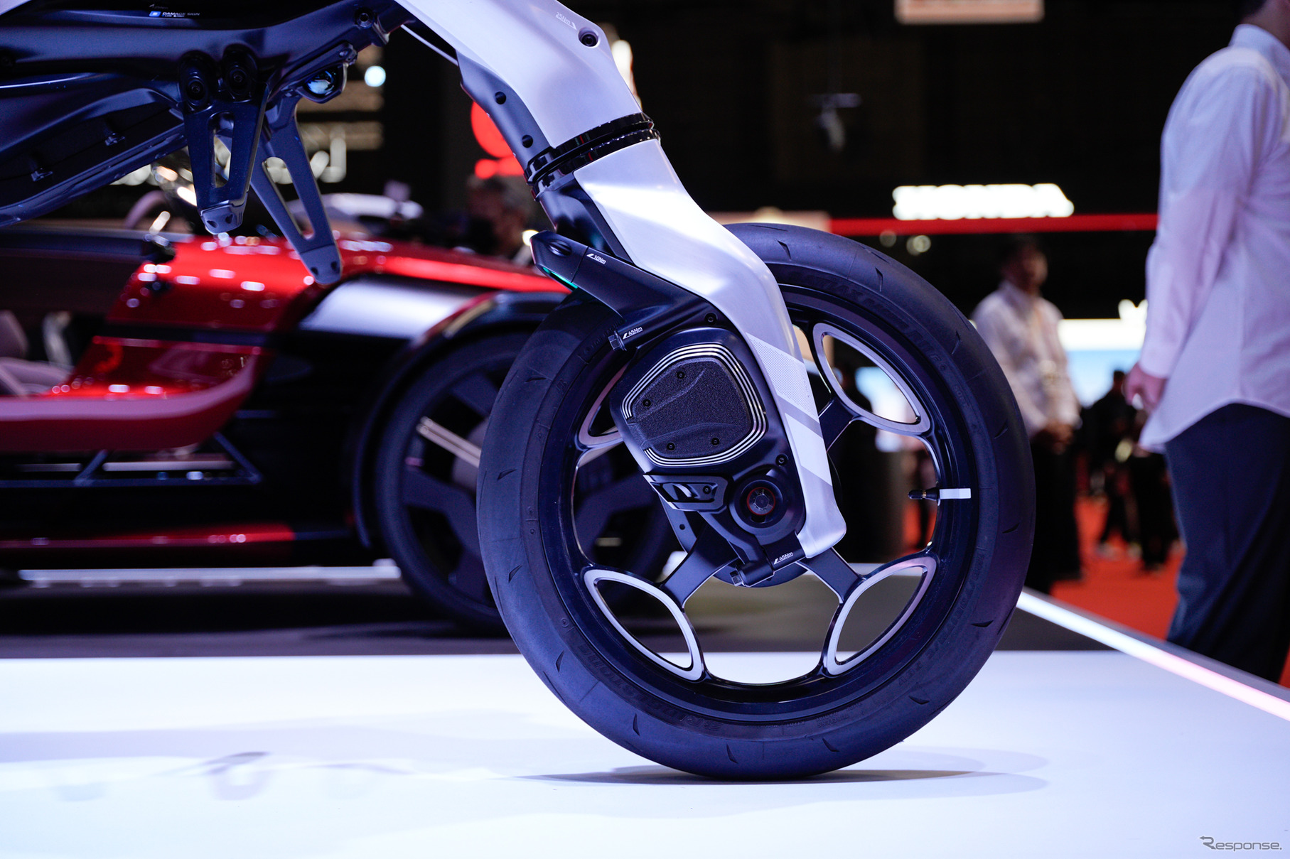 ヤマハ MOTOROiD：Λ（ジャパンモビリティショー2025）