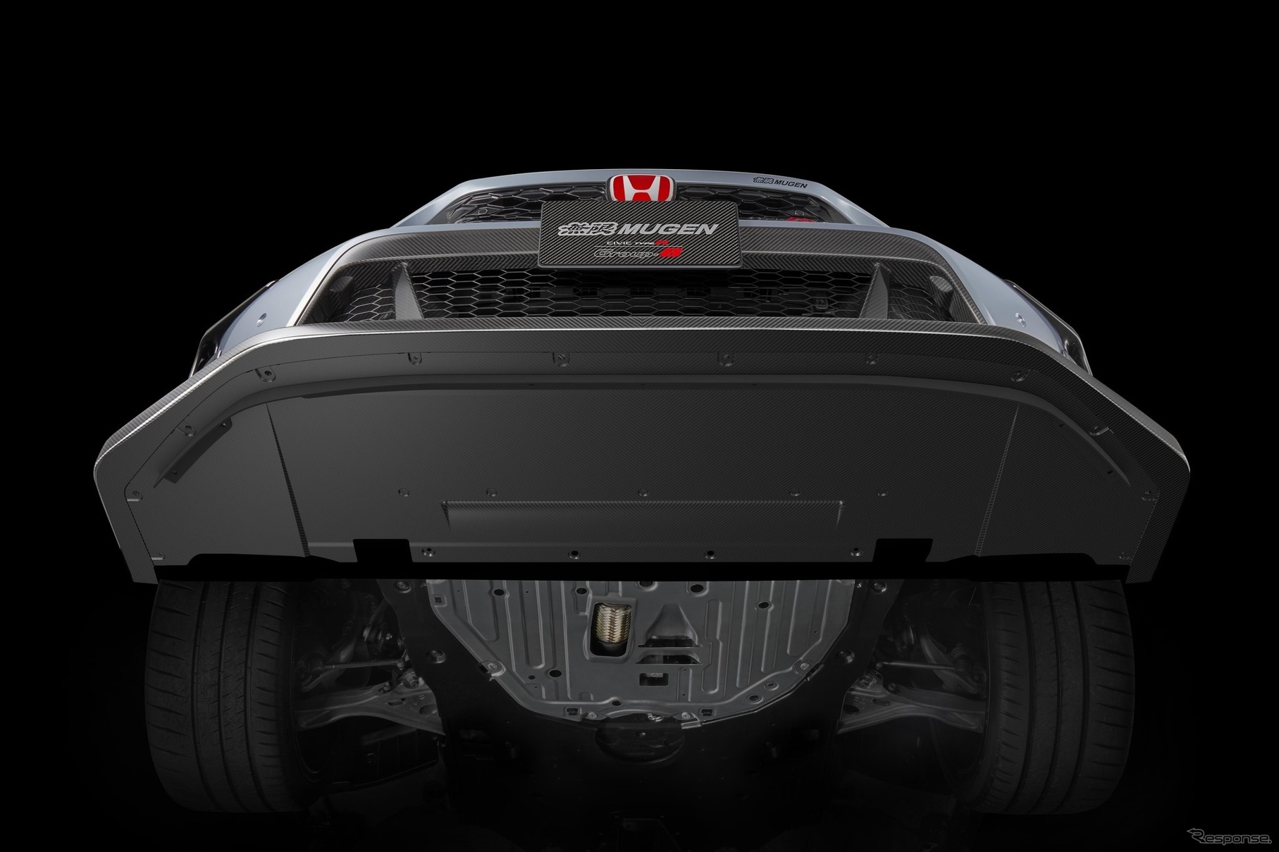 カーボンフロントバンパーロアスポイラー：165万円（税込）※2026年3月下旬発売