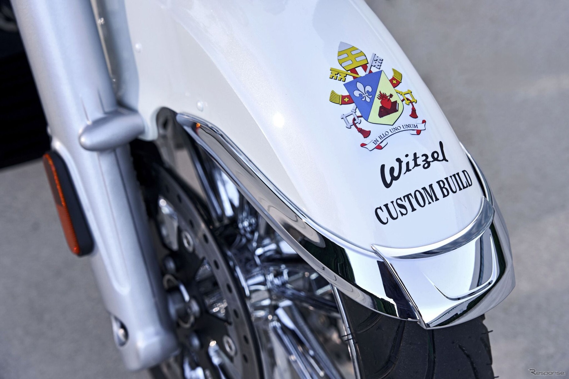 ローマ教皇レオ14世のサイン入りBMW『R18』の特別カスタム仕様