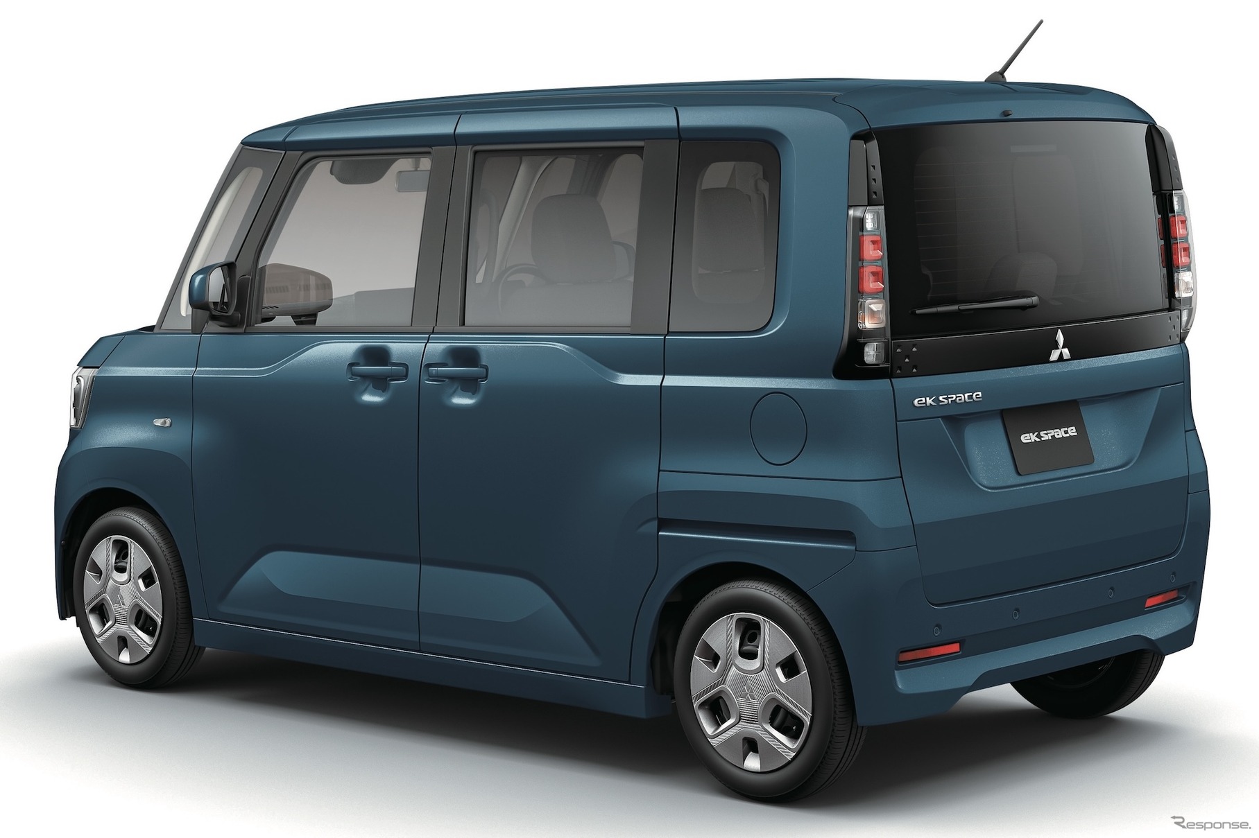 三菱 eKスペース 新型（Mグレード、デニムブルー）