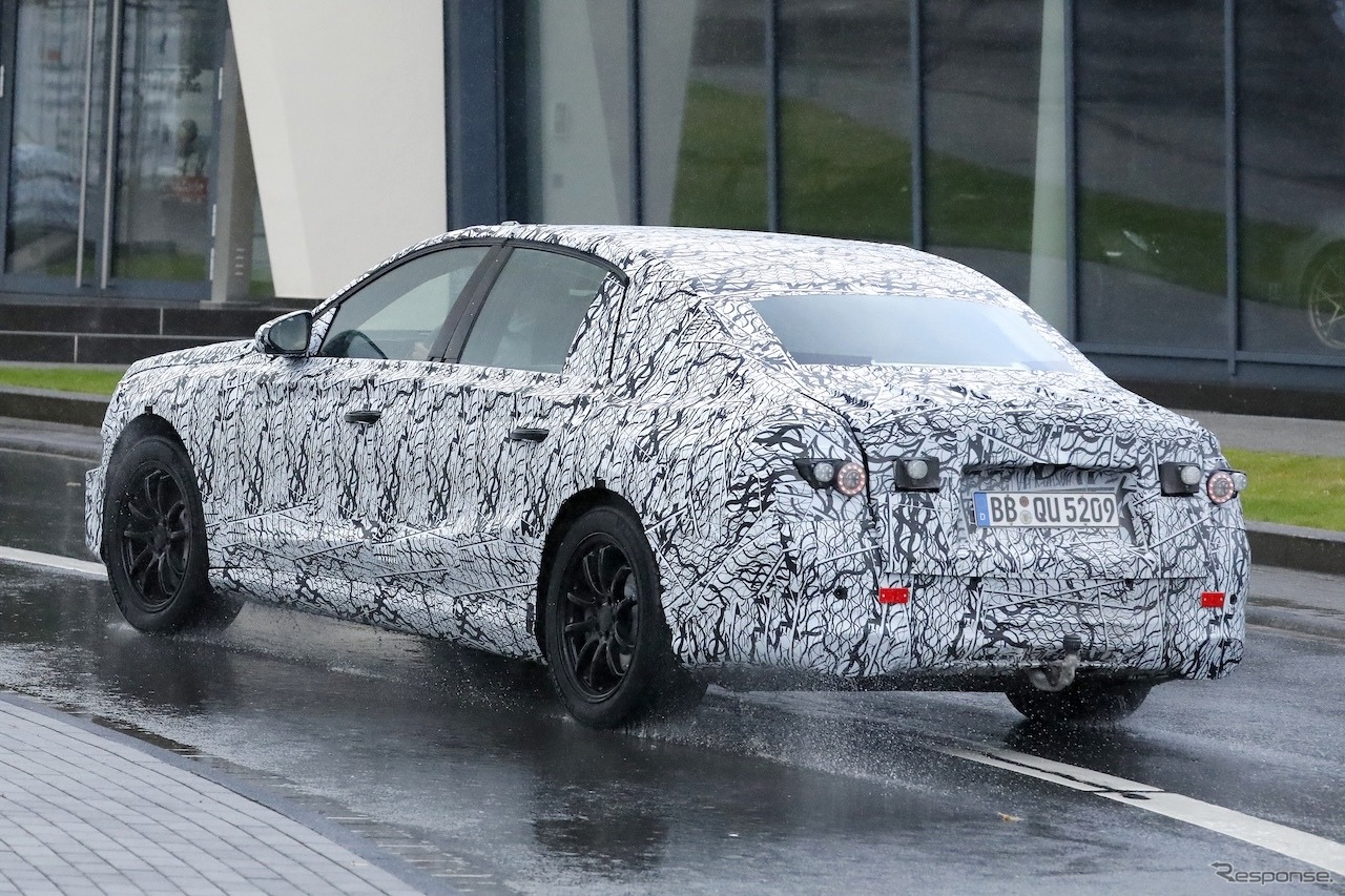 メルセデスベンツ EクラスEQ 市販型のプロトタイプ