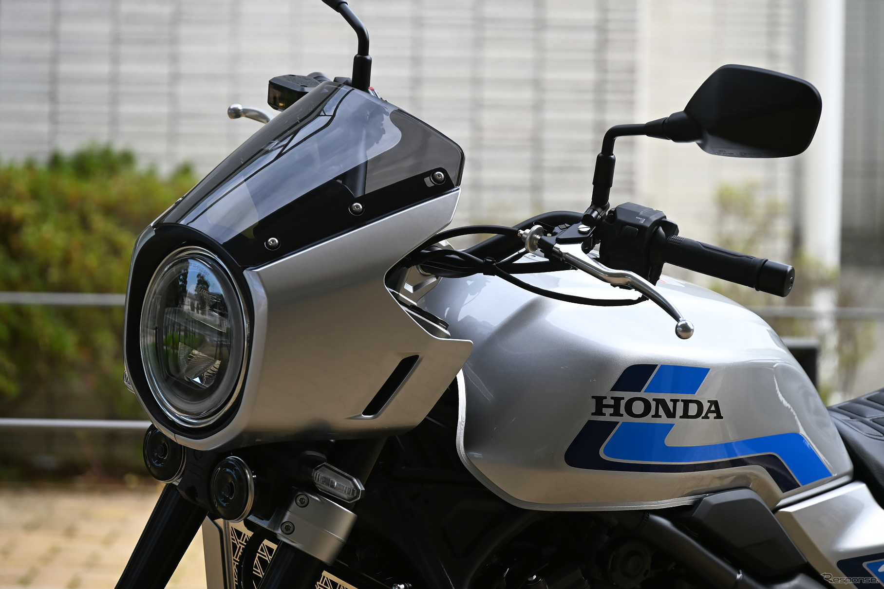 ホンダ CB1000F SEのフロントカウル。純正アクセサリーでも用意される