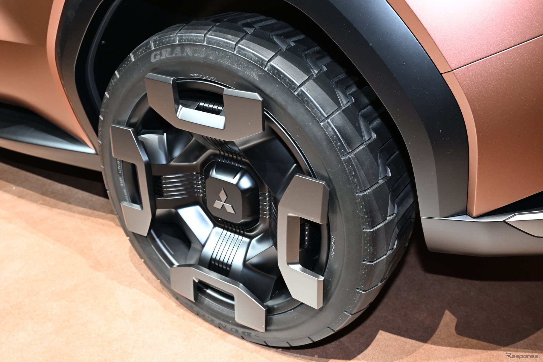 三菱 エレバンス コンセプト（ジャパンモビリティショー2025）