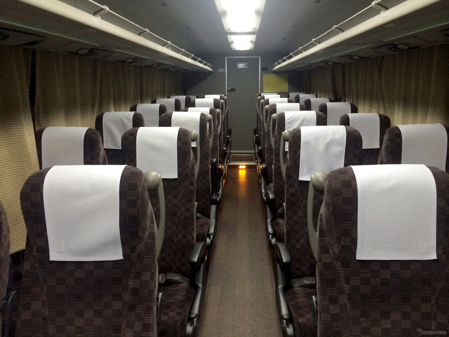 「相席ブロック」という行為が横行し、高速バス各社を悩ませているという（写真はイメージ）