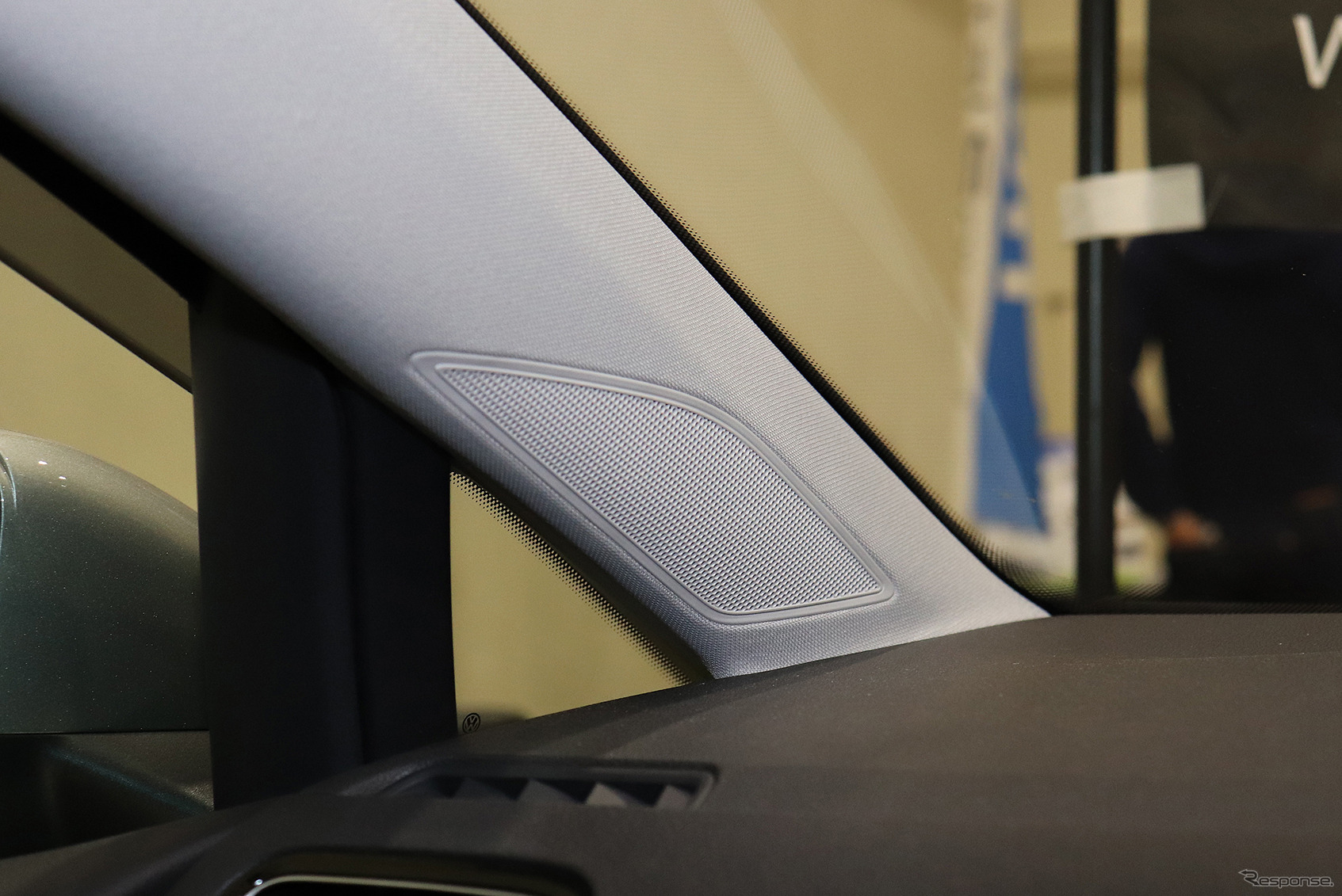 純正ツイーターの装着位置の一例。