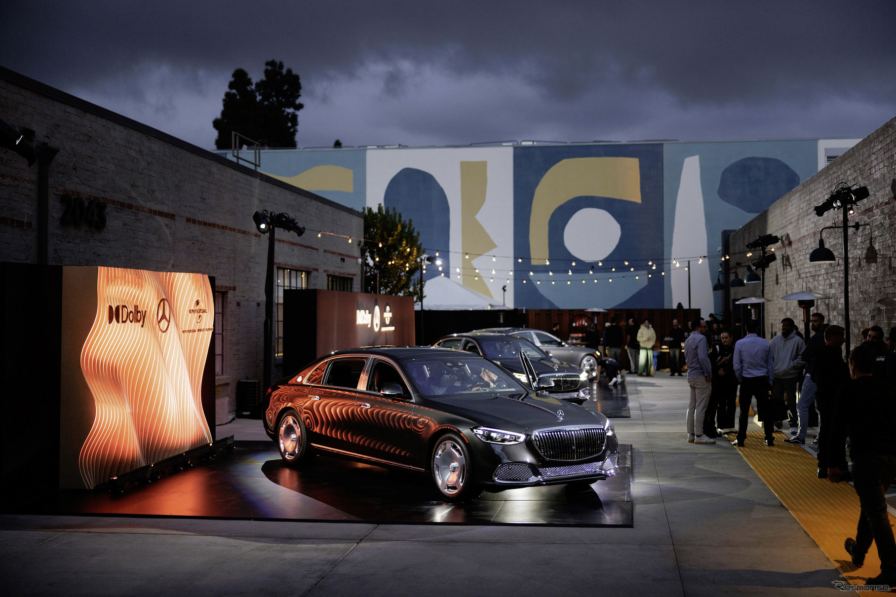 メルセデスマイバッハ『Sクラス』が移動音楽制作スタジオに。「Crafted in a Mercedes」