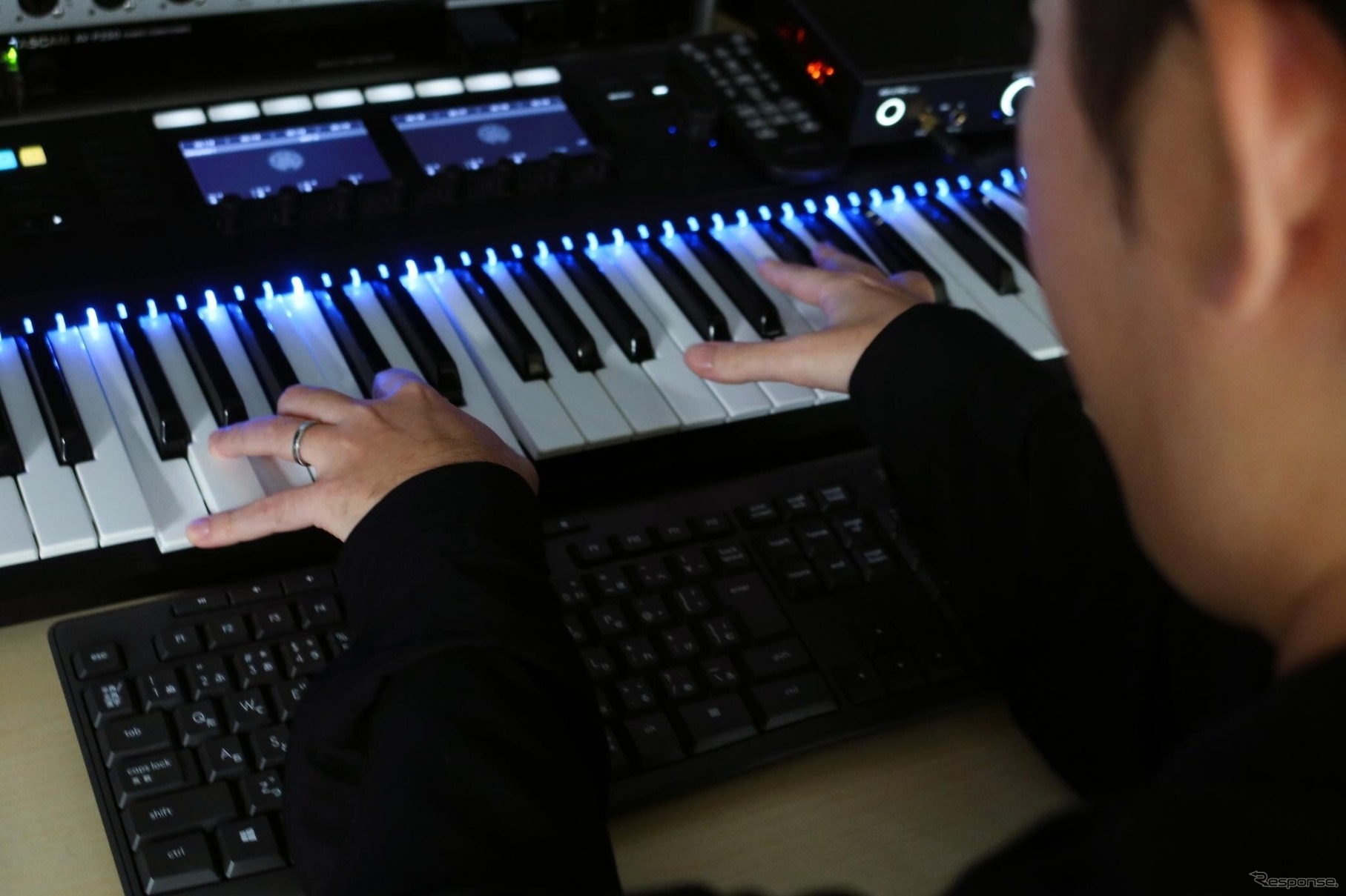 対象のコンセプトや要件を自分の中にインプットし、サウンドデザインに取り組む橋本さん