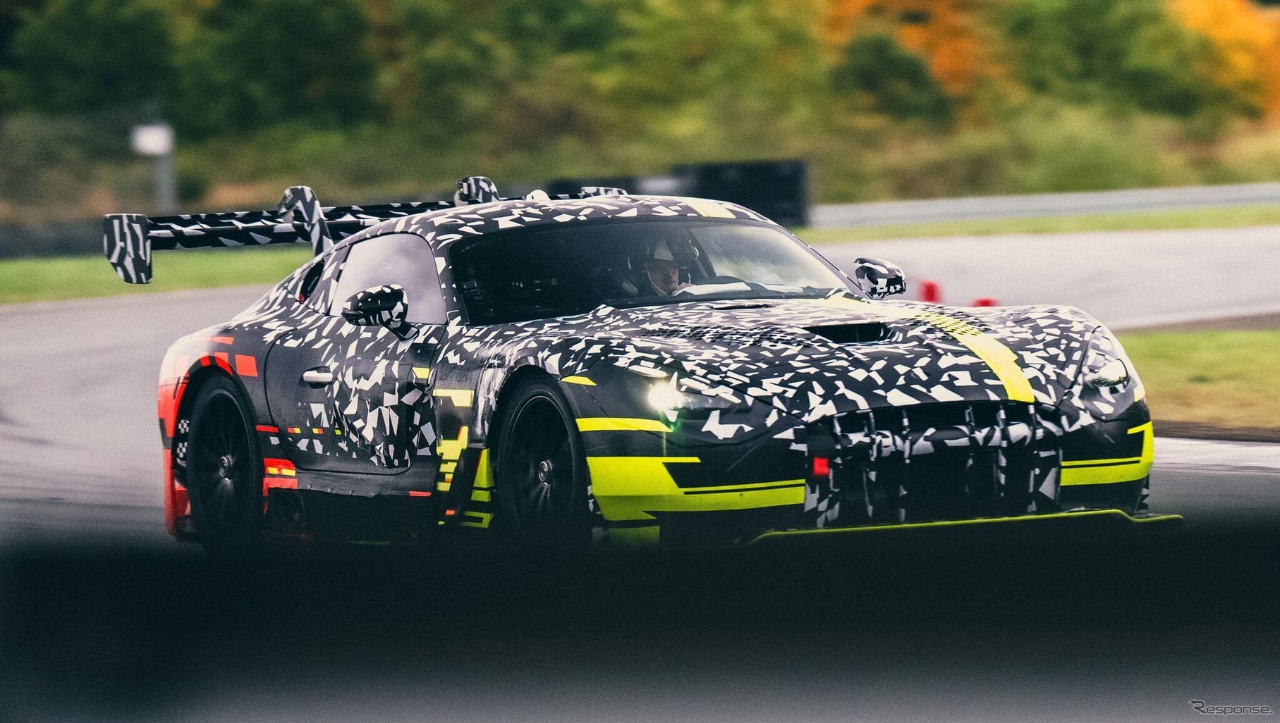 メルセデスAMGのコンセプトAMG GTトラックスポーツのプロトタイプ