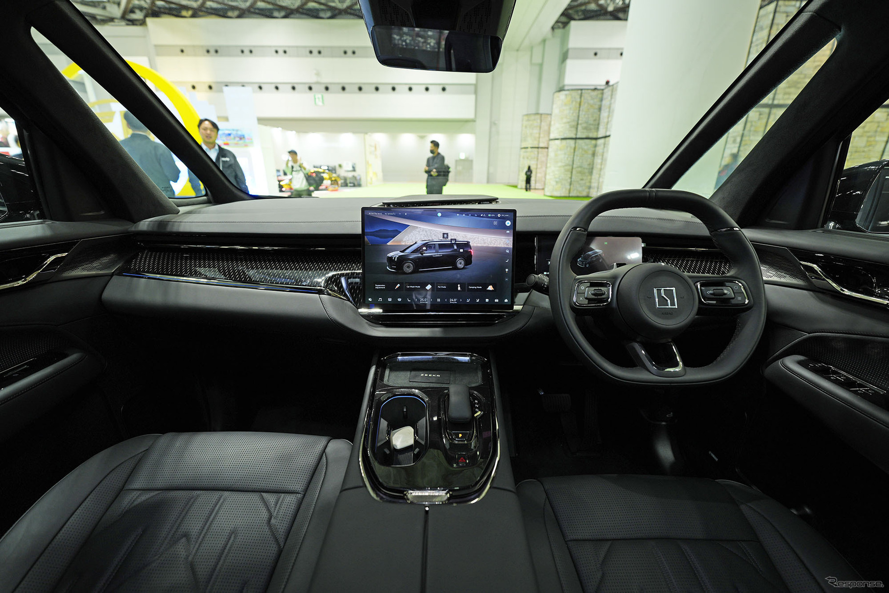 ZEEKR 009（ジャパンモビリティショー2025）