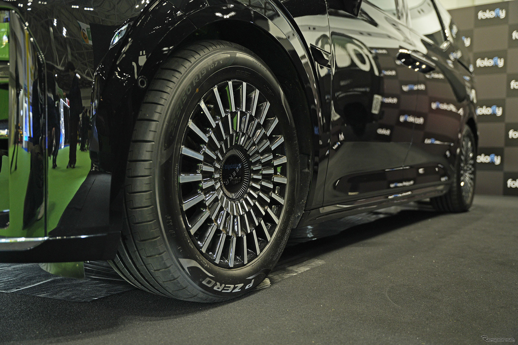 ZEEKR 009（ジャパンモビリティショー2025）