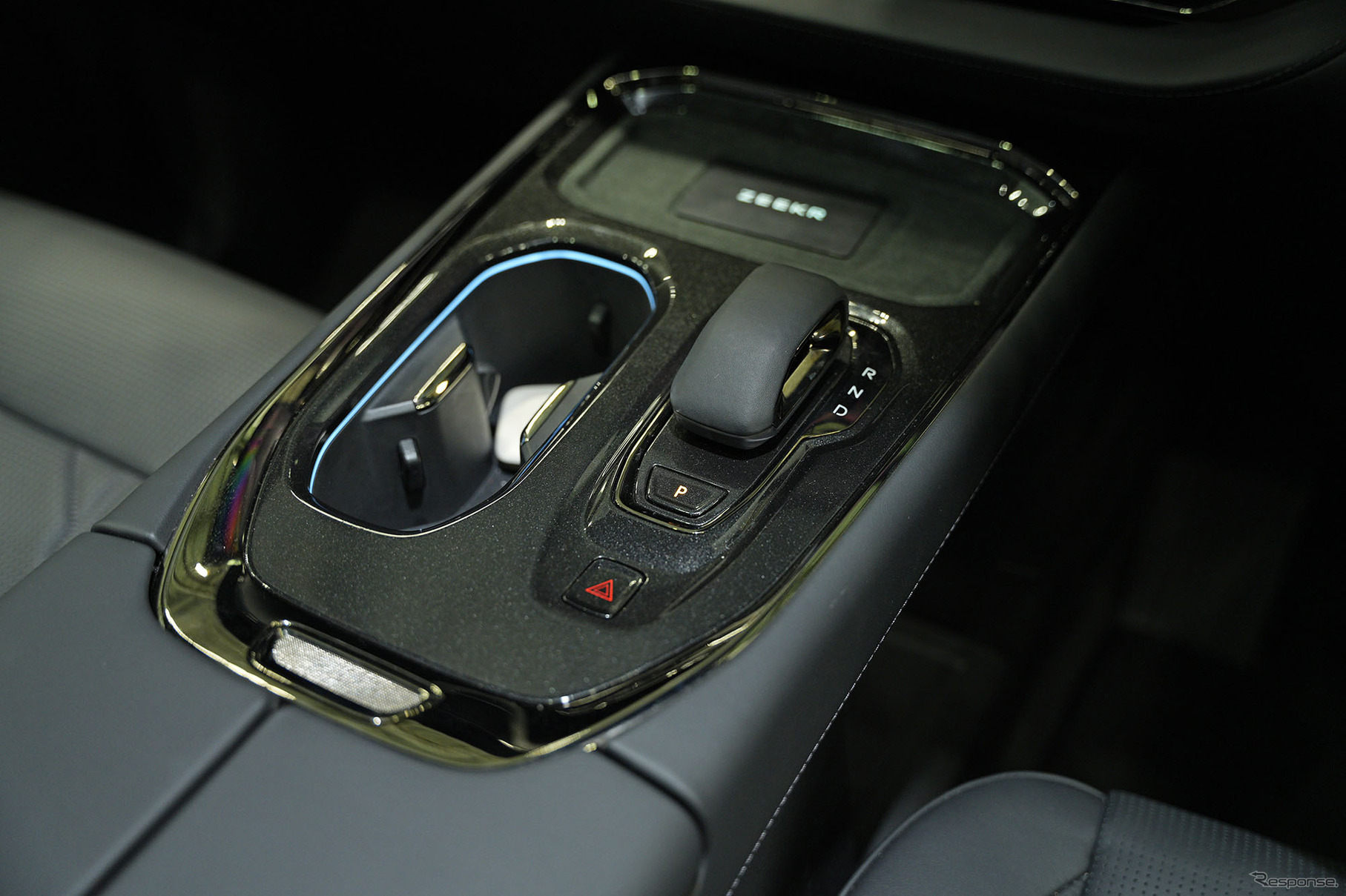 ZEEKR 009（ジャパンモビリティショー2025）