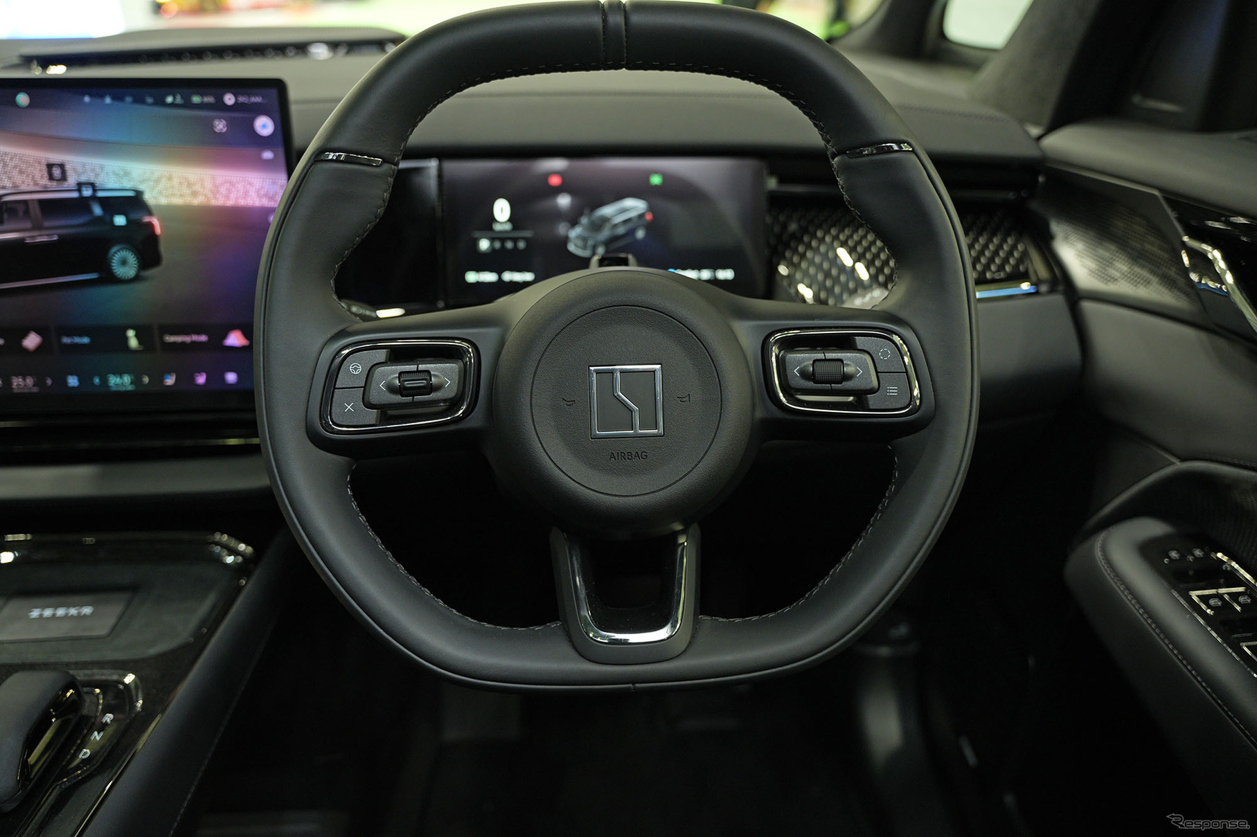 ZEEKR 009（ジャパンモビリティショー2025）