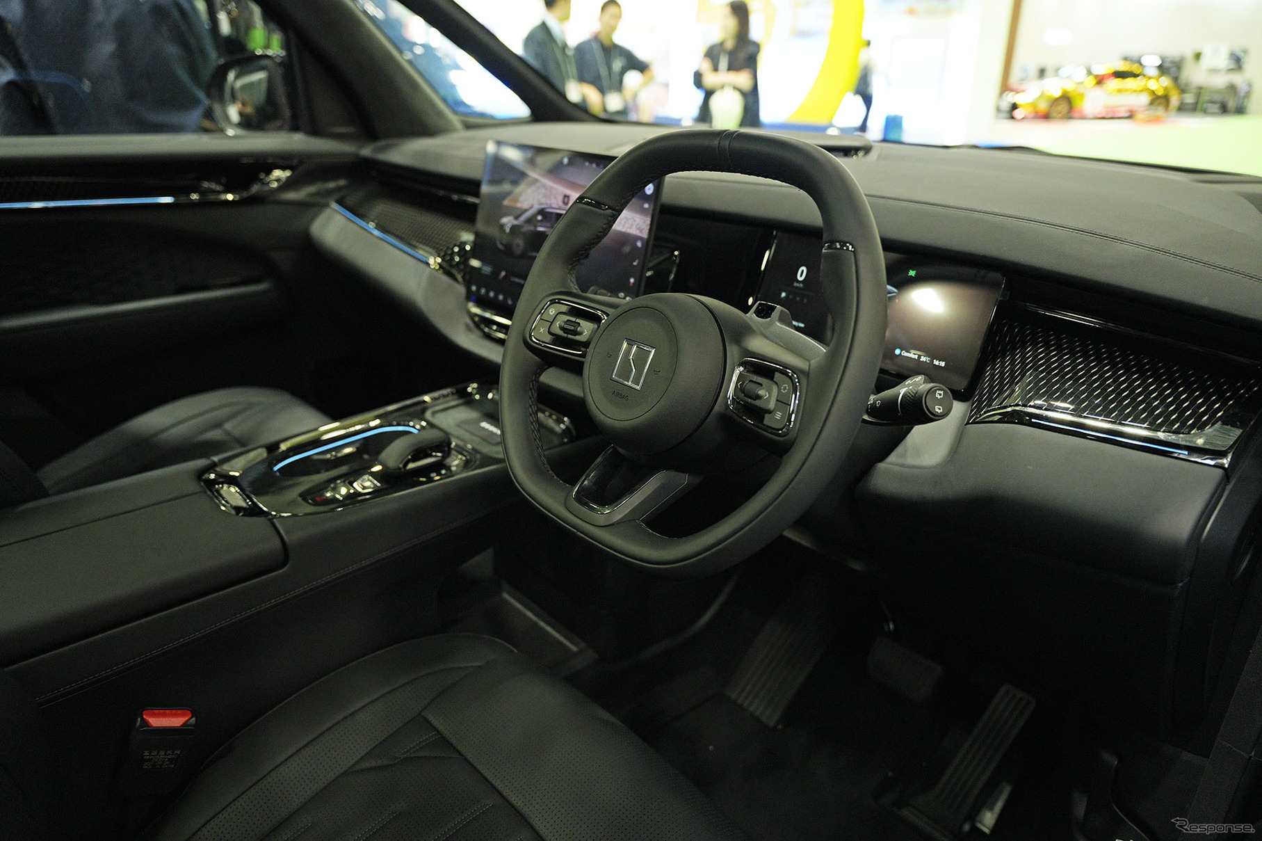 ZEEKR 009（ジャパンモビリティショー2025）