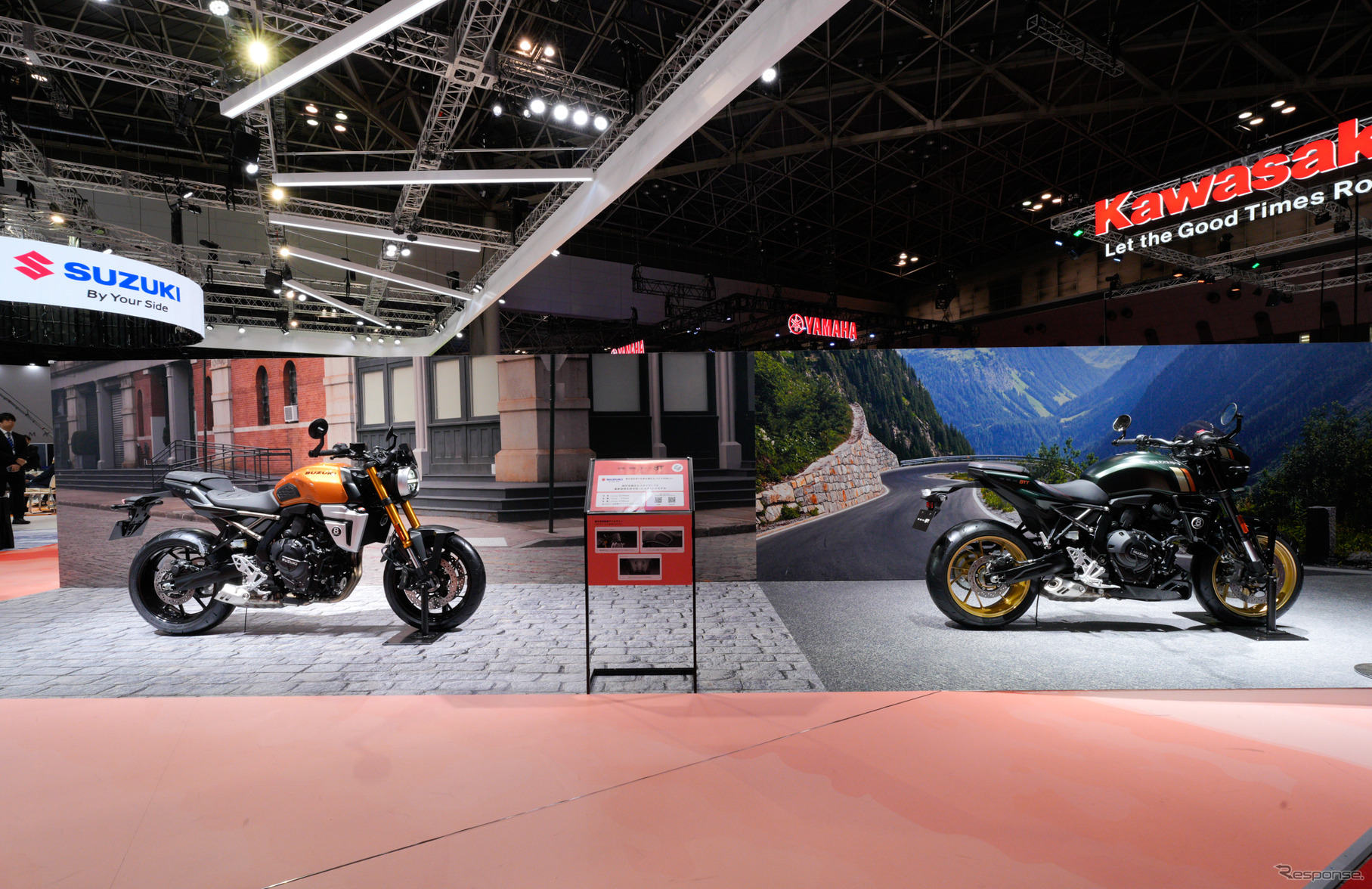 スズキ GSX-8T（左）とGSX-8TT（右）（ジャパンモビリティショー2025）