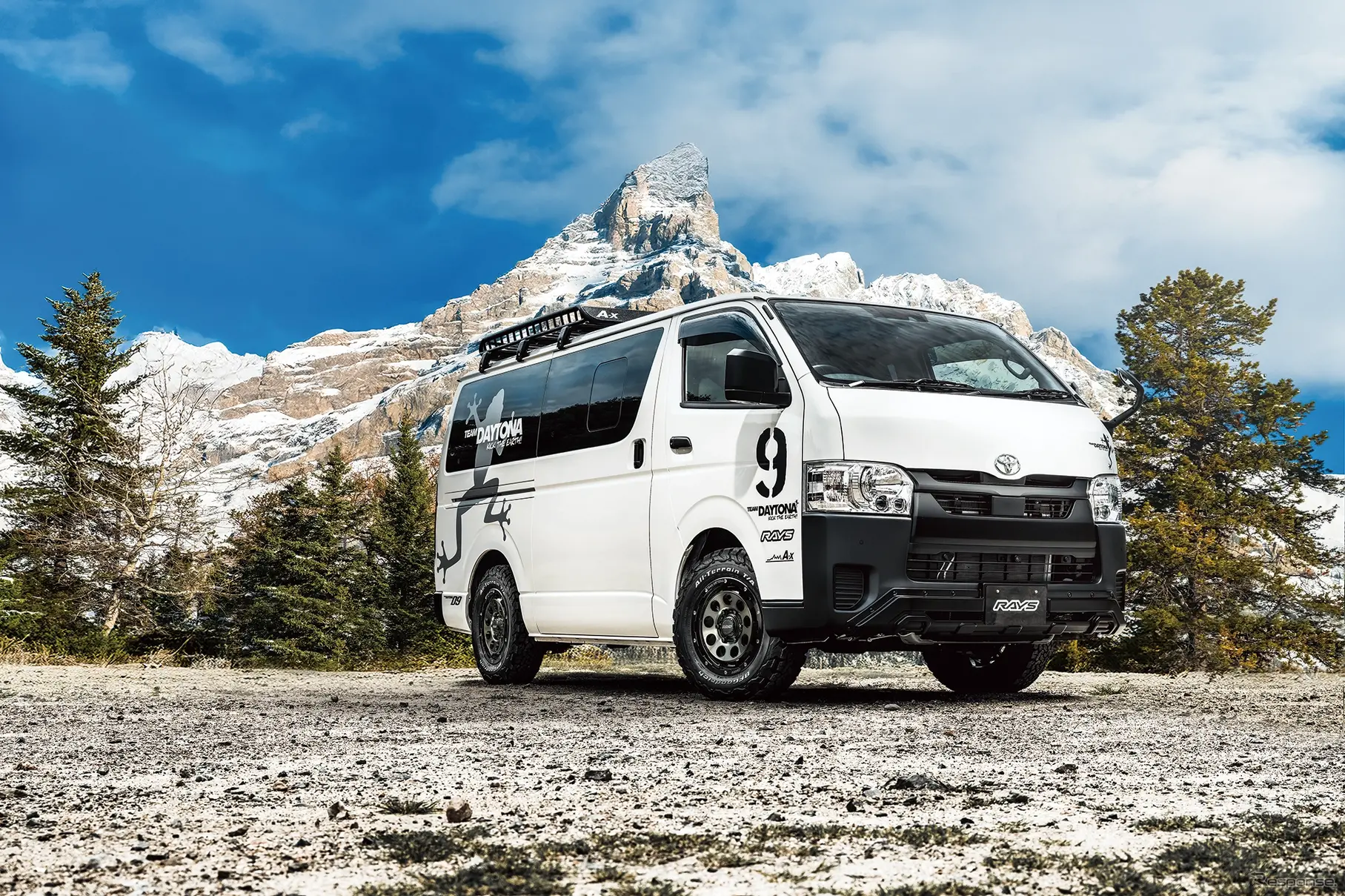 RAYS チームデイトナ D9 × トヨタ ハイエース