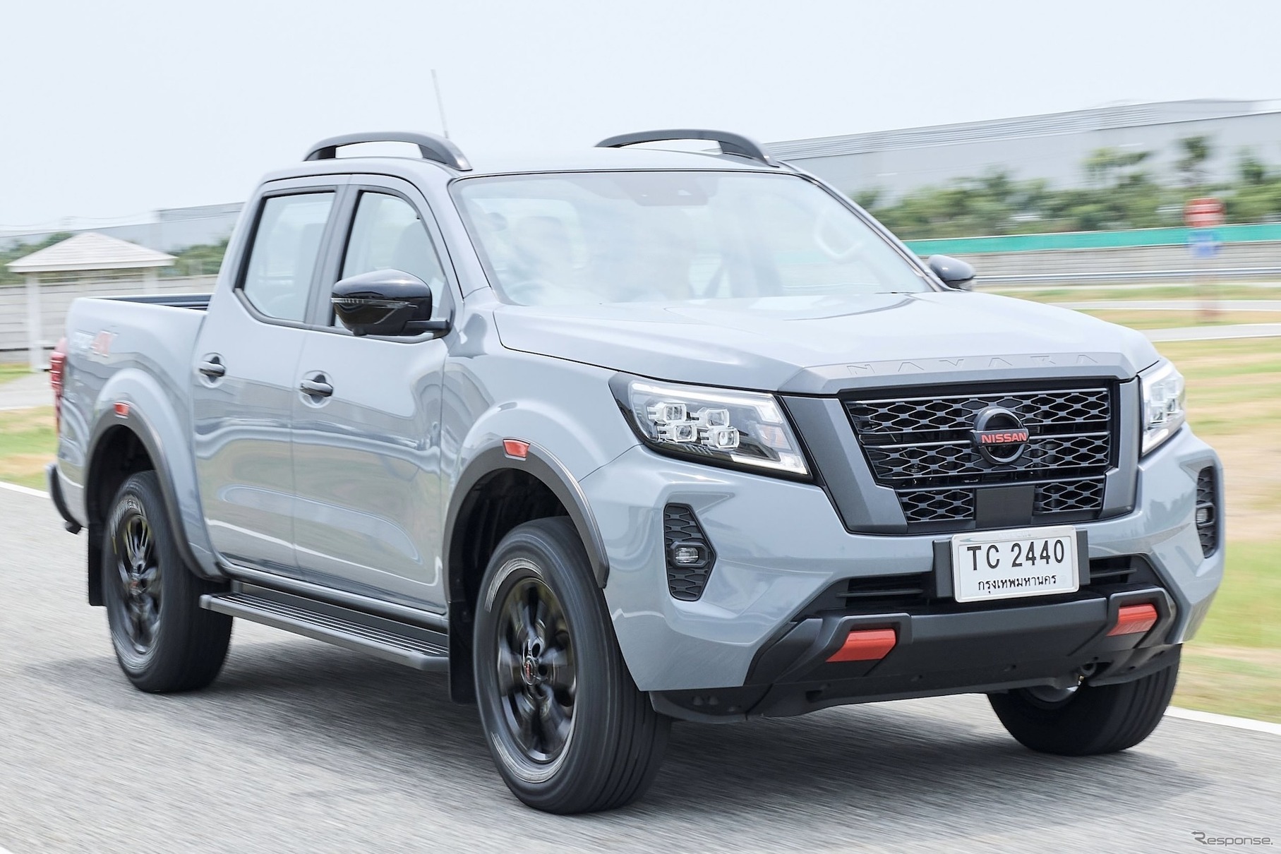 日産 ナバラ 現行型