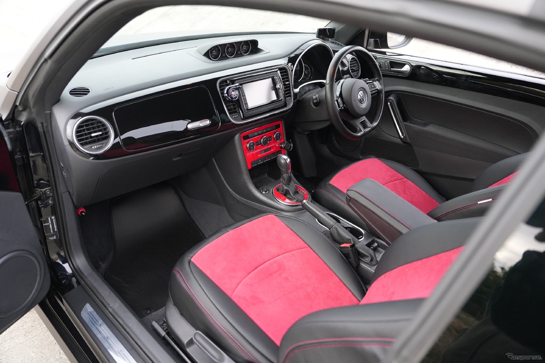 VWザ・ビートルをベースとしたカスタムモデル「NB-2 Neo Bug Style」