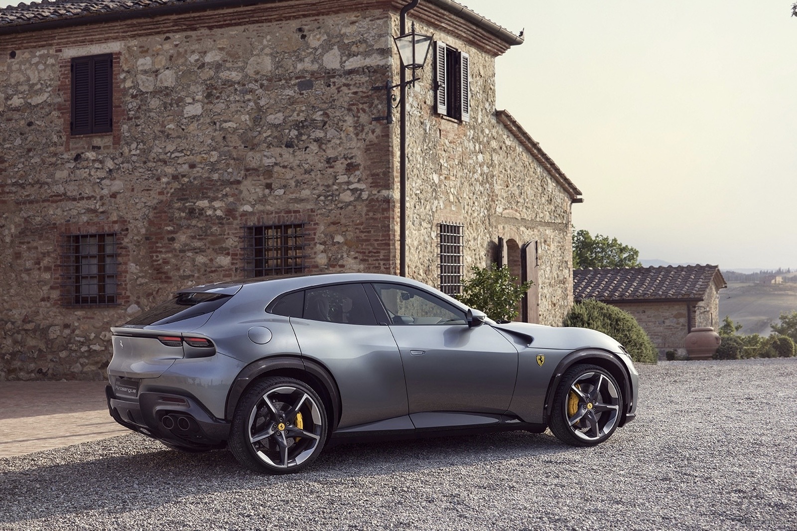 フェラーリ　プロサングエ