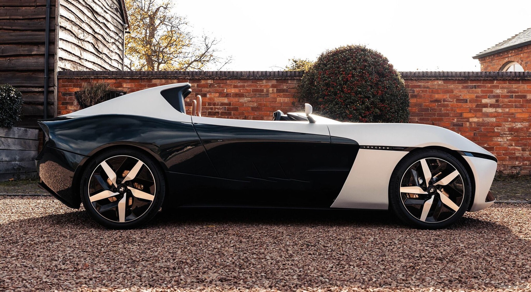 英ロングボウ（Longbow）の軽量スポーツEV『スピードスター』