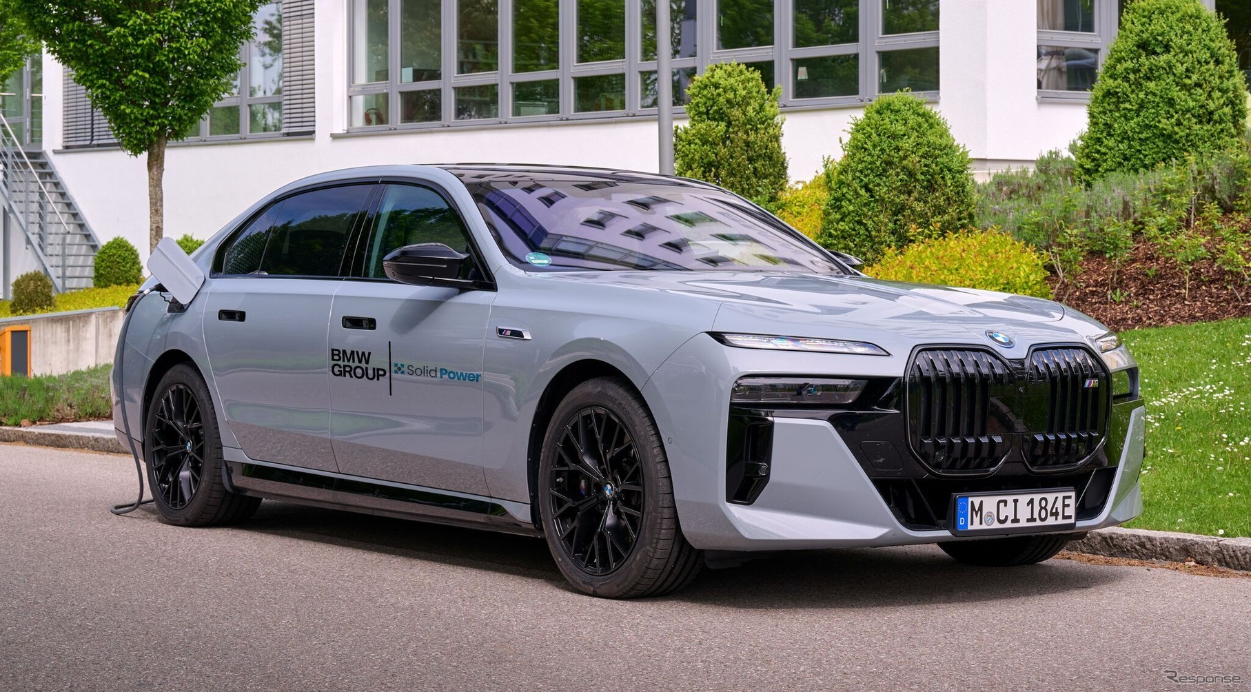 ソリッドパワー社の大型純全固体電池（ASSB）セルを搭載したBMW『i7』のプロトタイプ