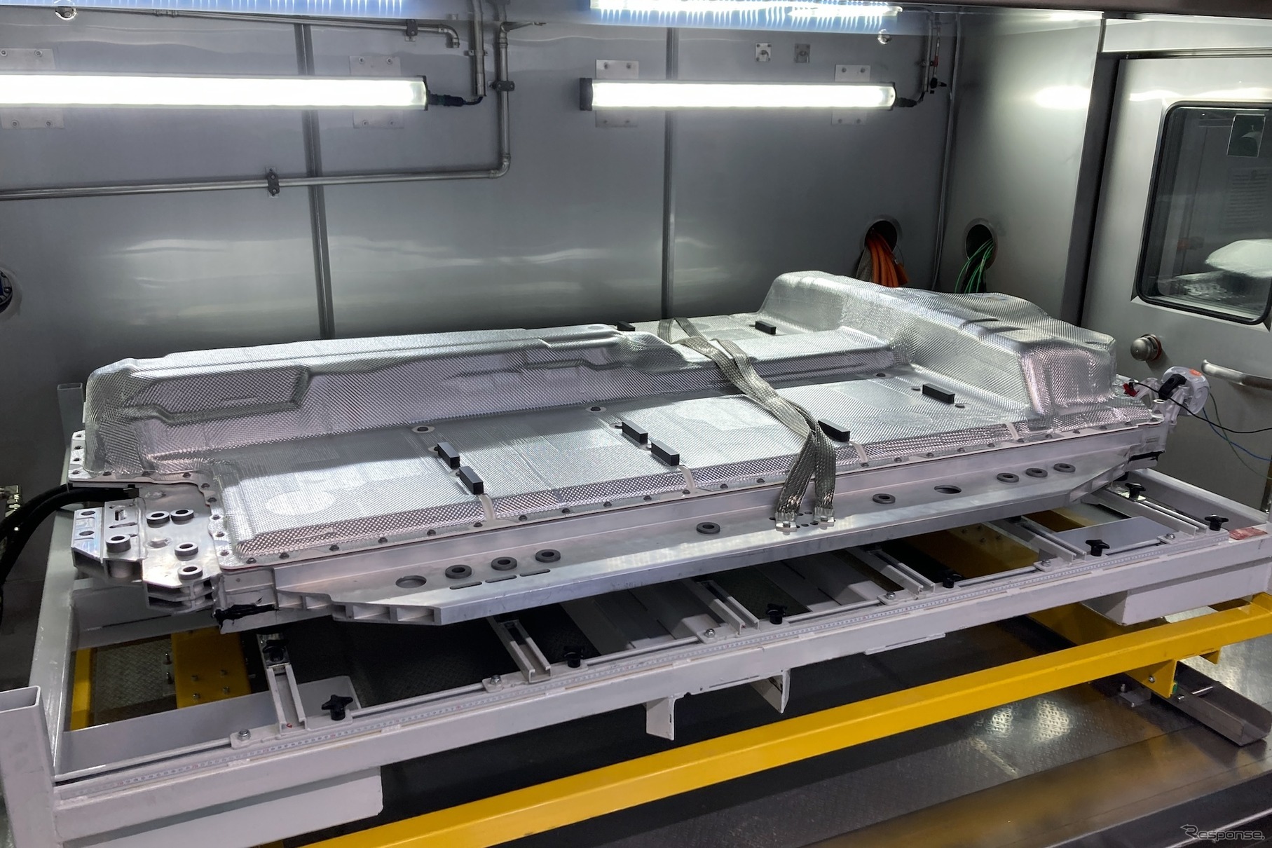 BMW『i7』のプロトタイプに搭載されるソリッドパワー社の大型純全固体電池