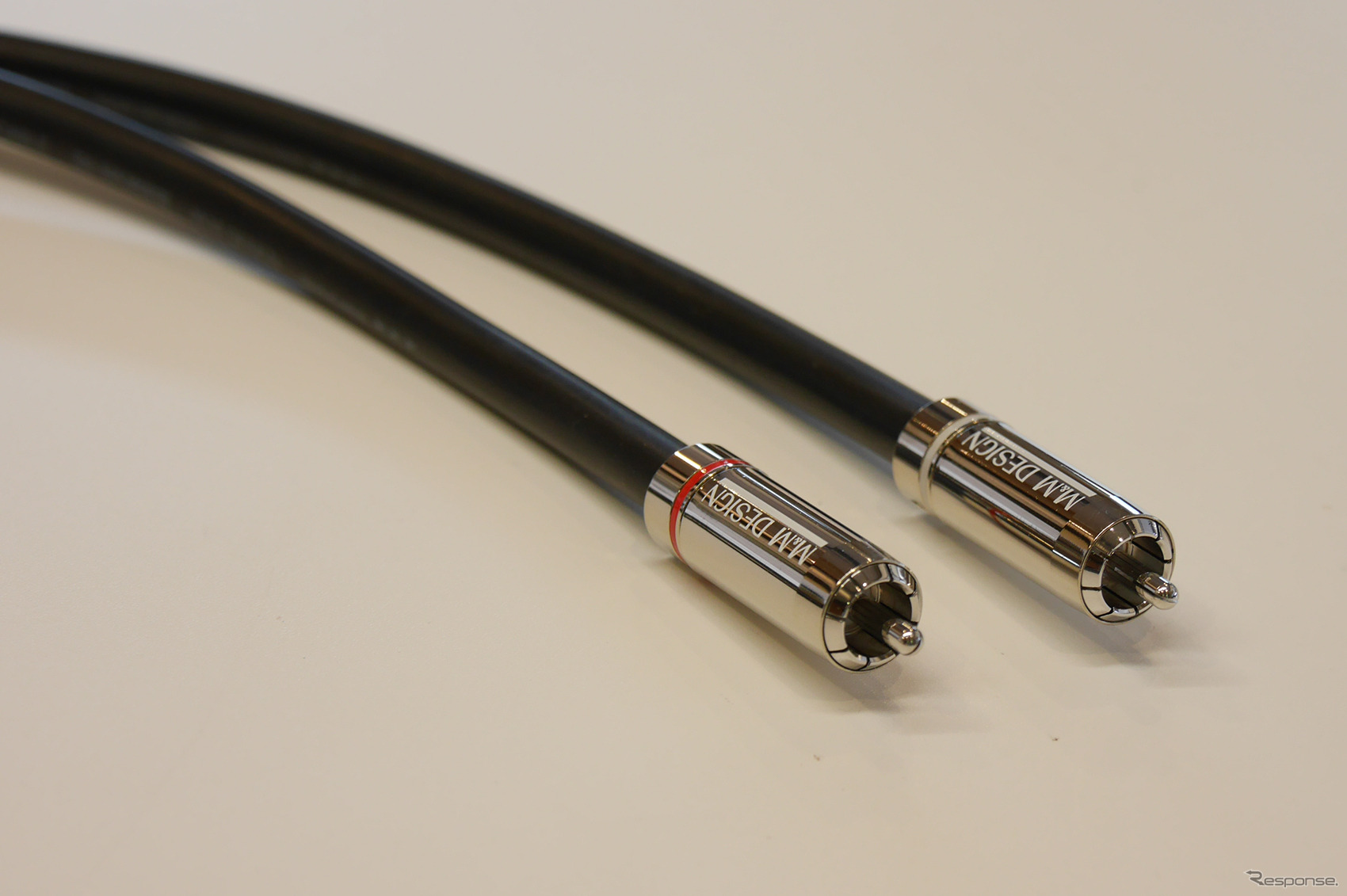 カー用の「ラインケーブル」の一例（M&Mデザイン）。