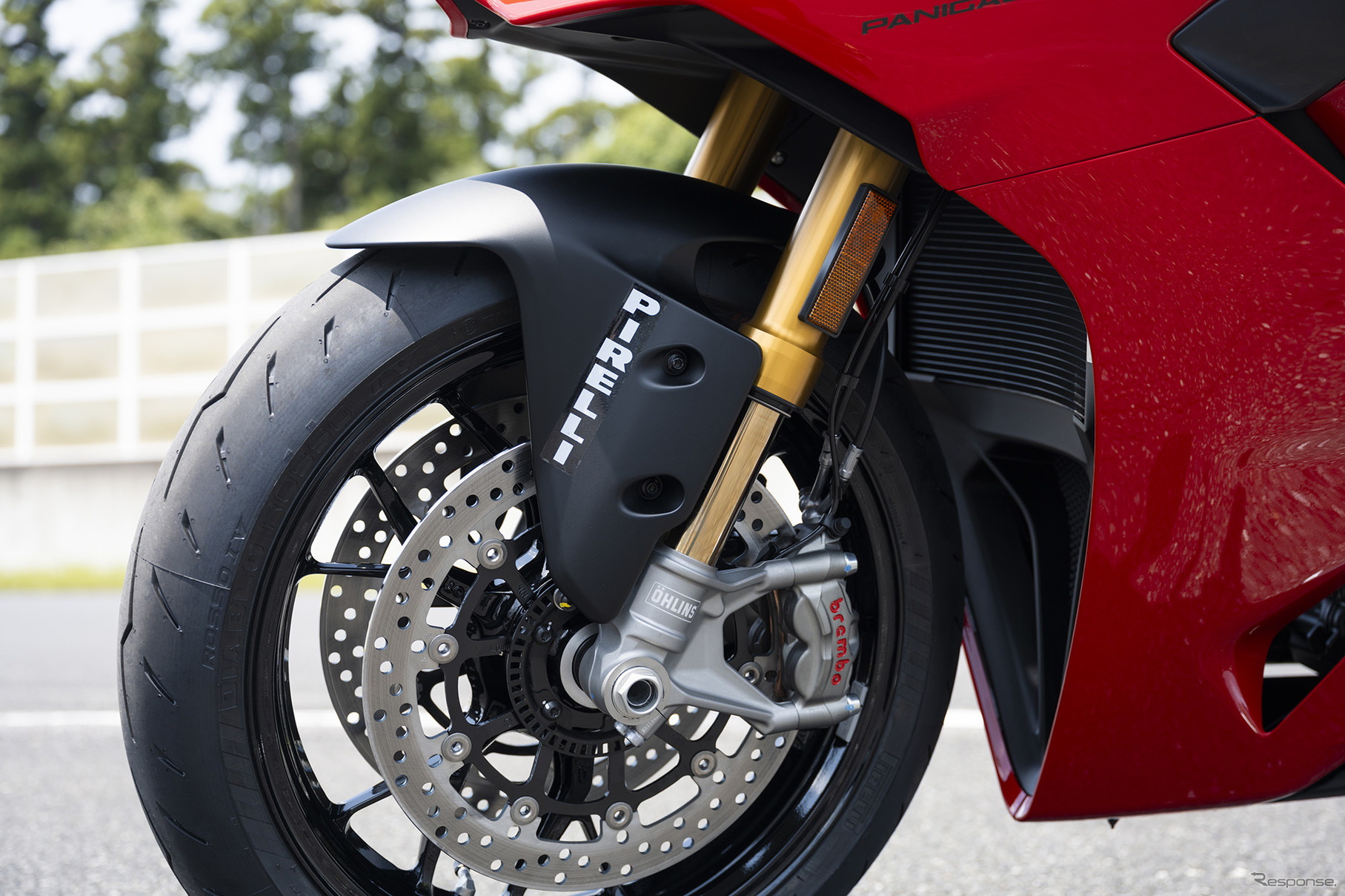 足まわりに豪華装備を誇るパニガーレV2S